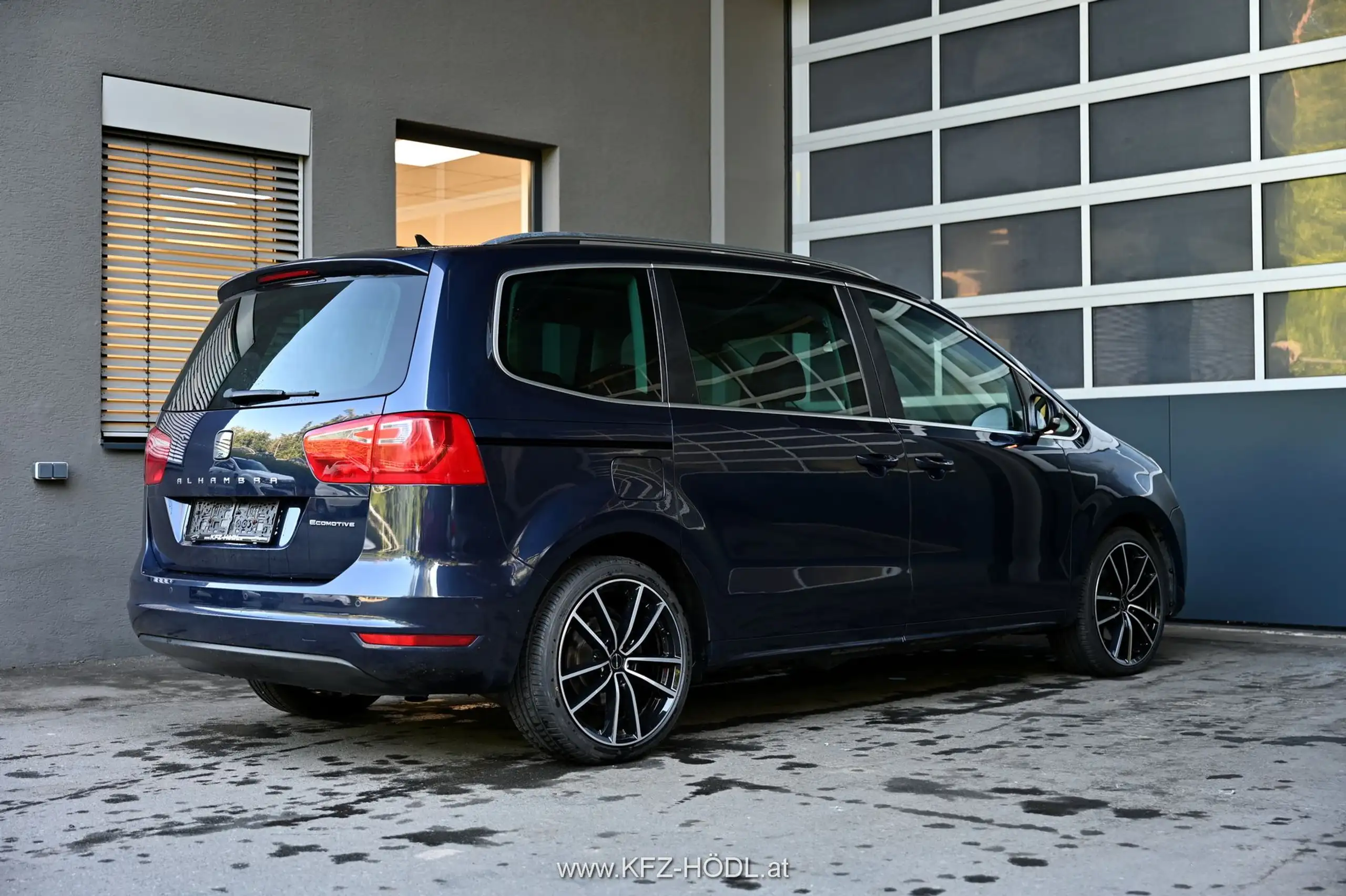 SEAT - Alhambra