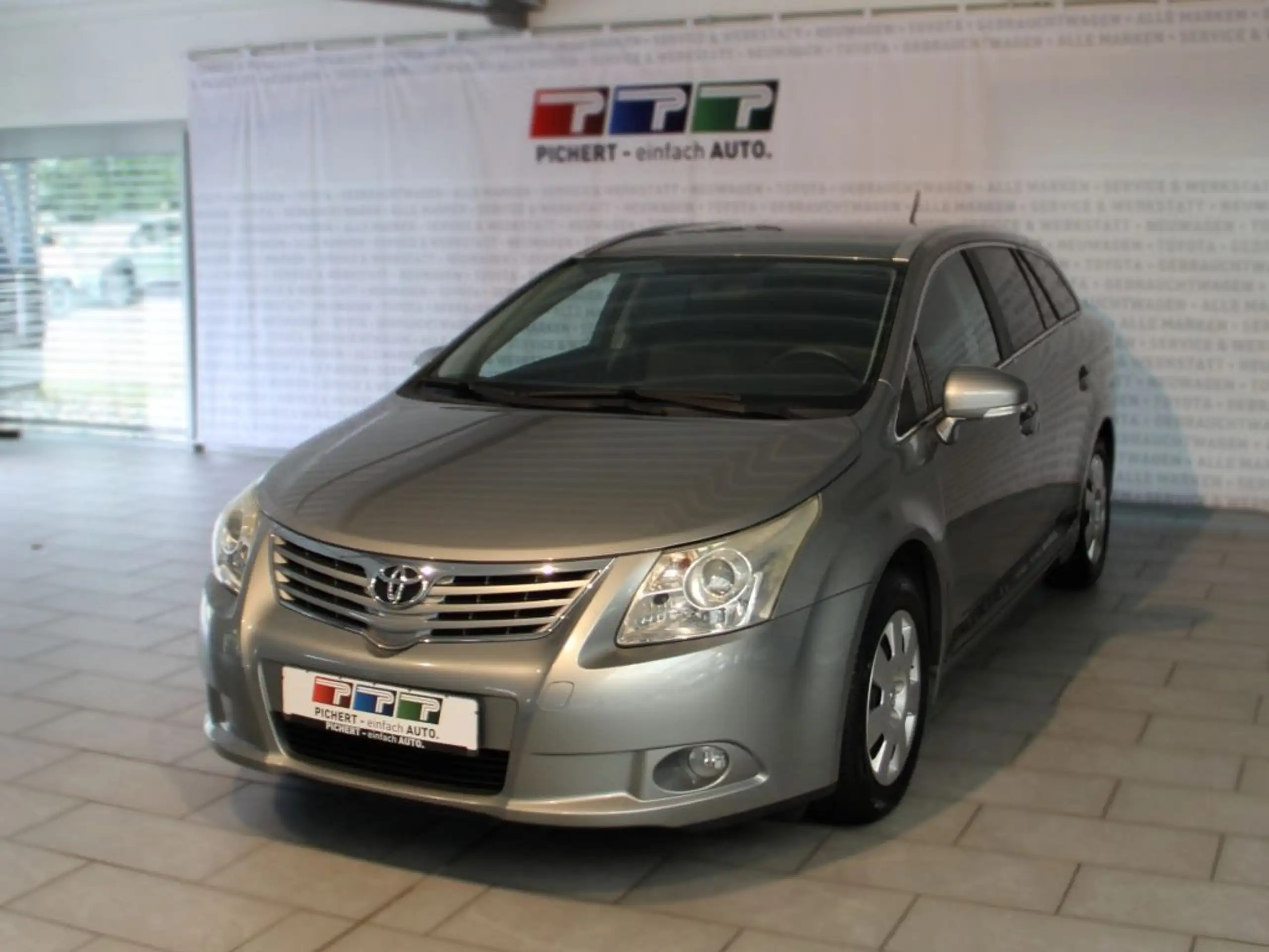 Toyota - Avensis