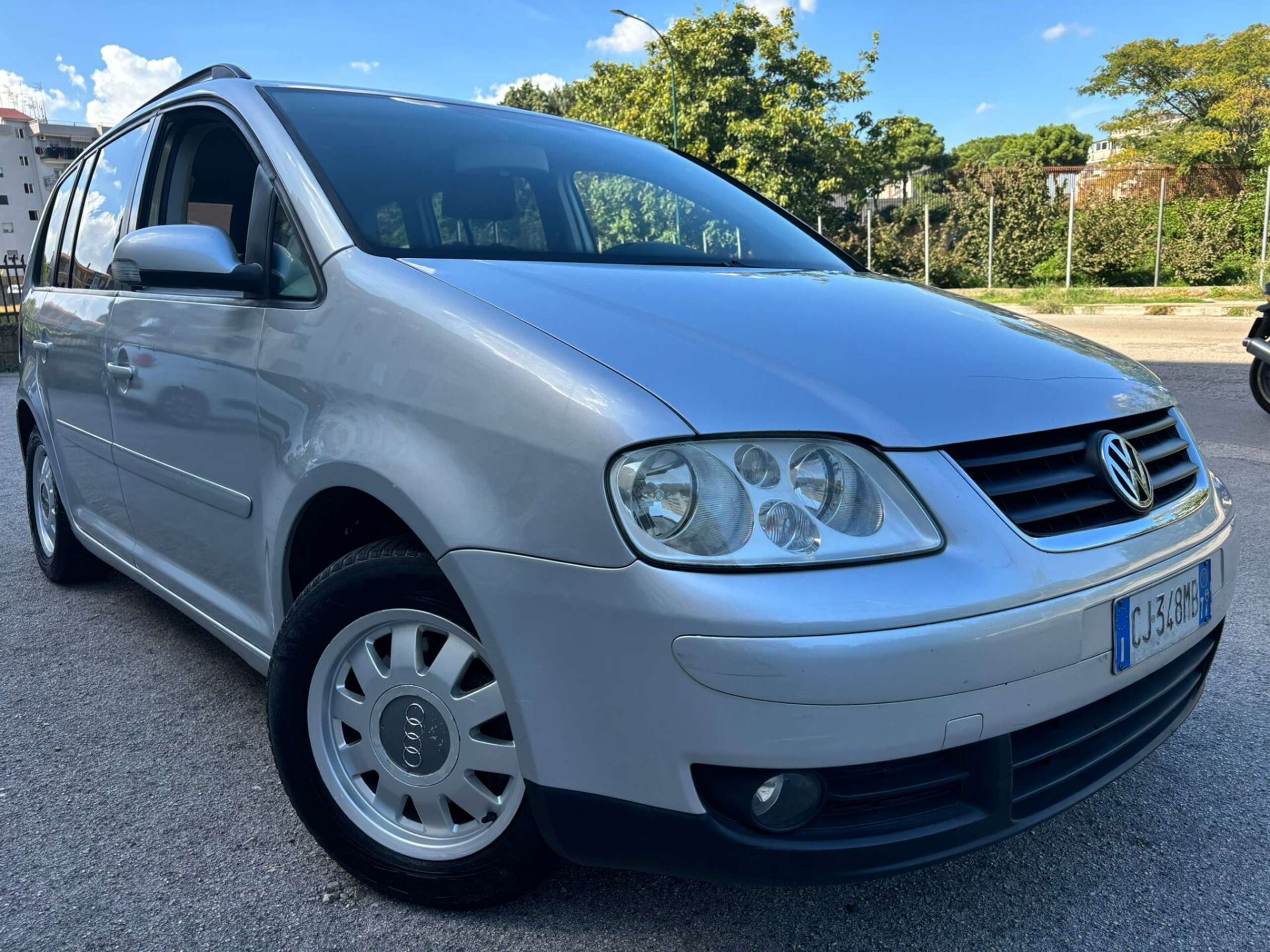 Volkswagen - Touran