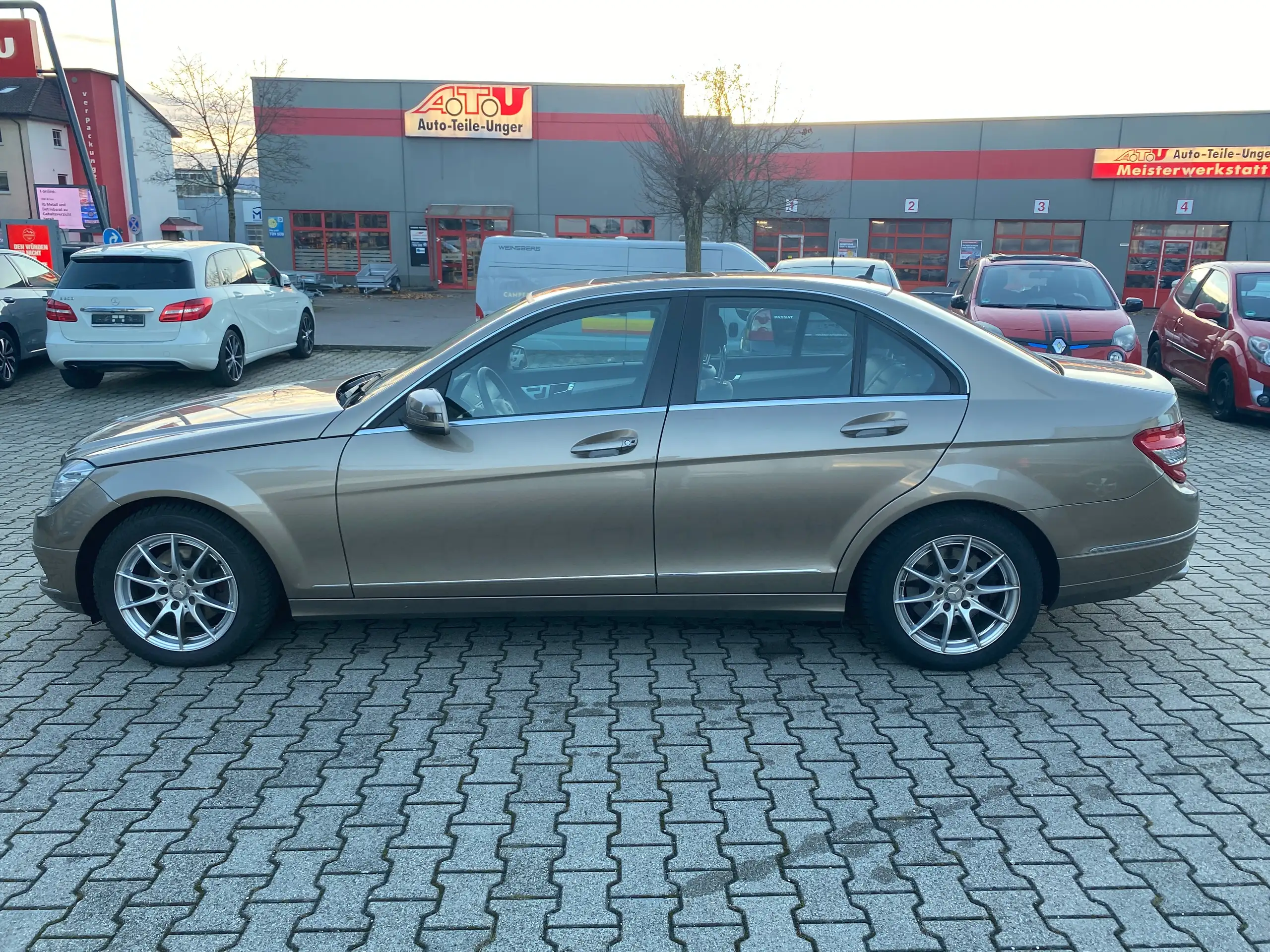 Mercedes-Benz - C 300