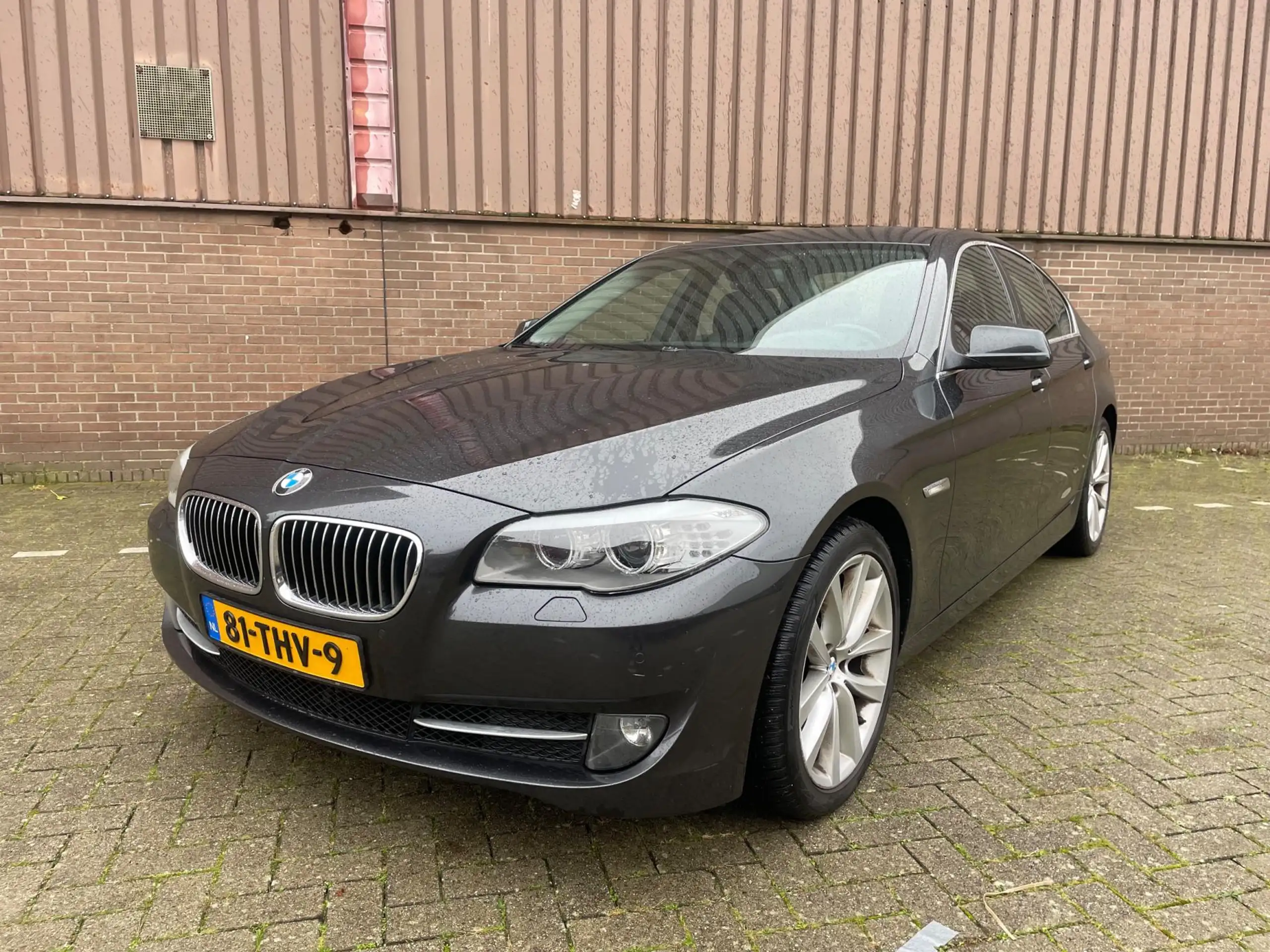 BMW - 528