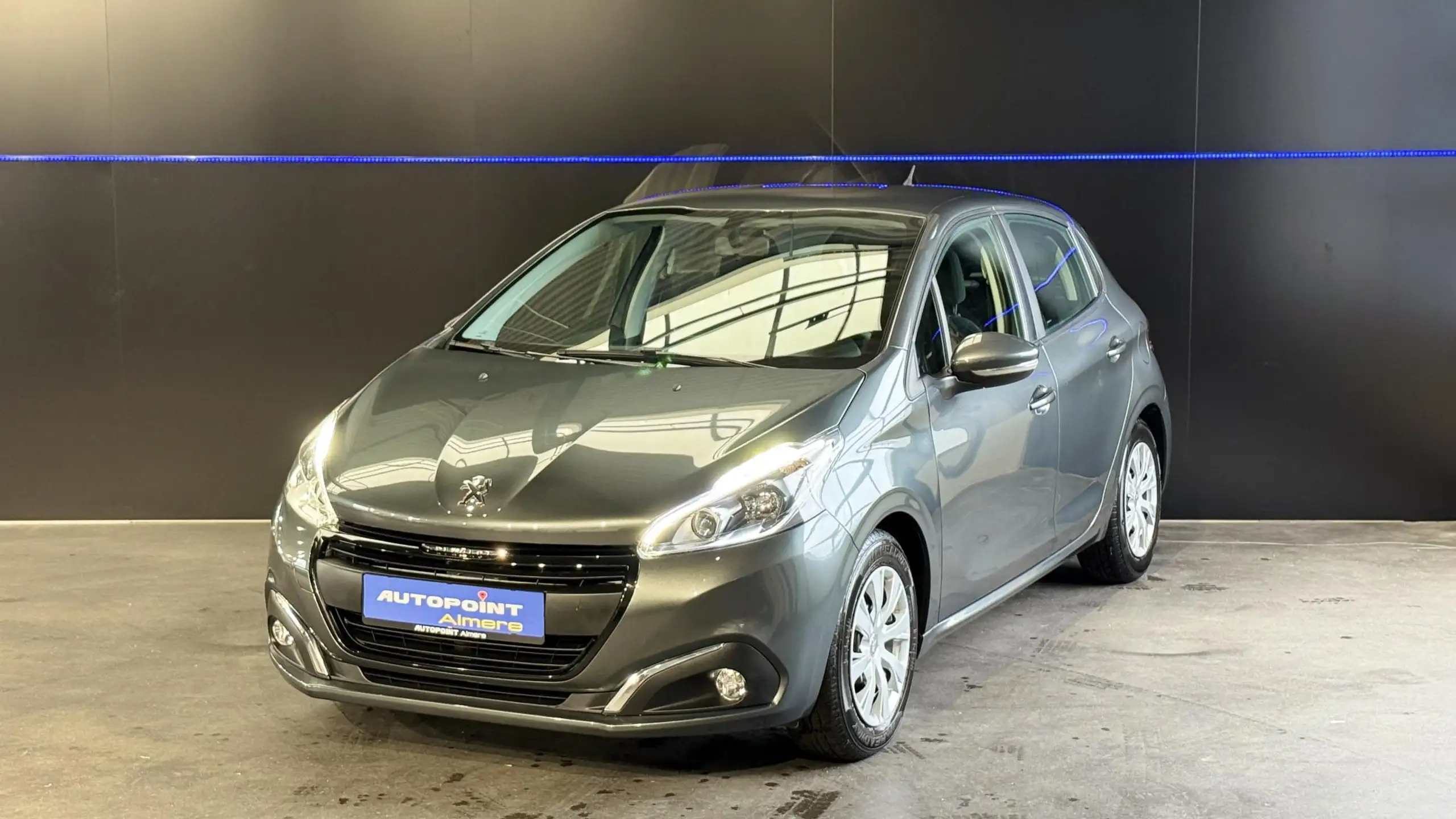 Peugeot - 208