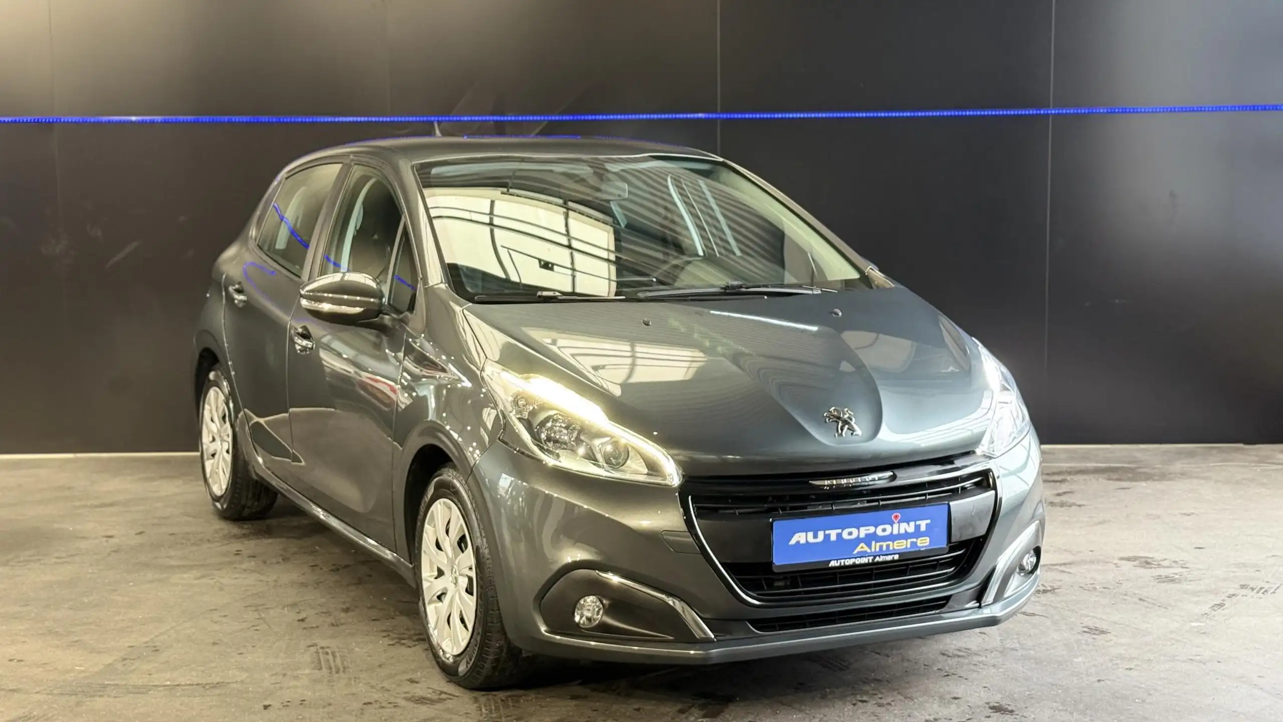 Peugeot - 208