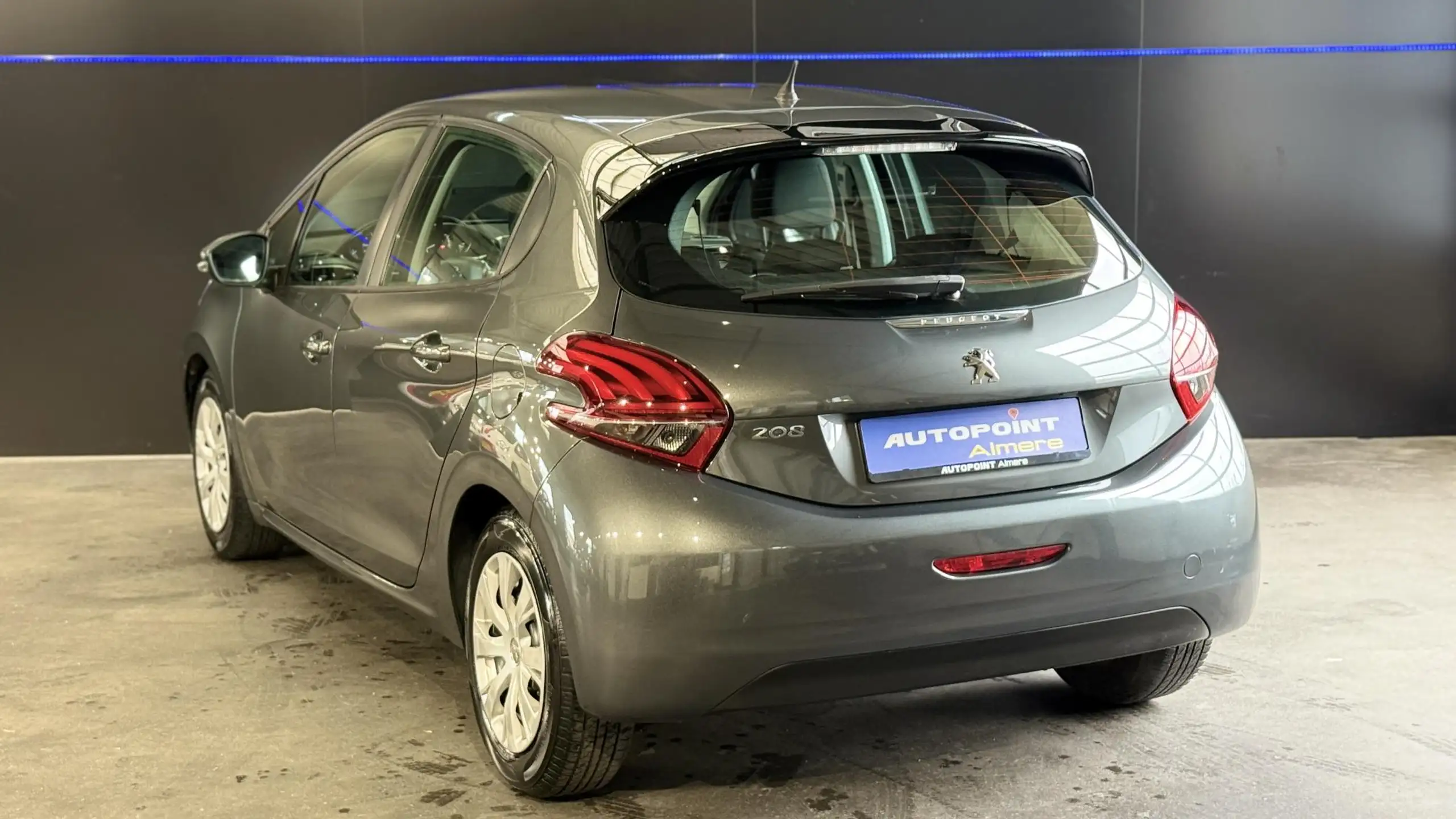 Peugeot - 208