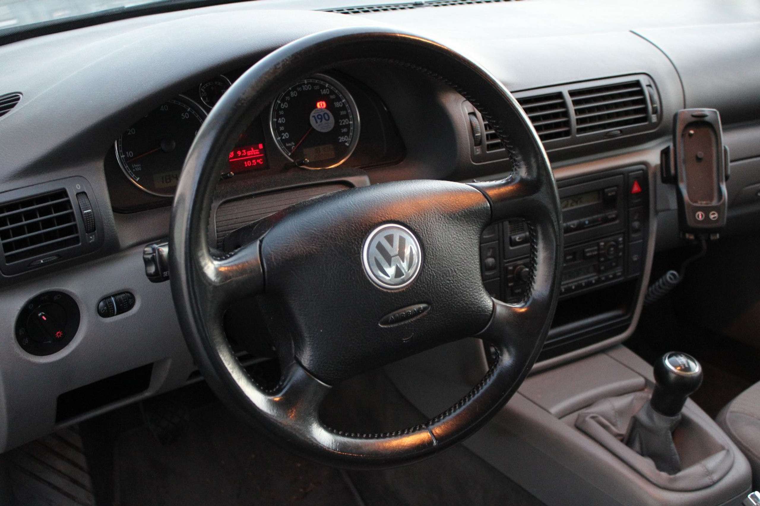 Volkswagen - Passat