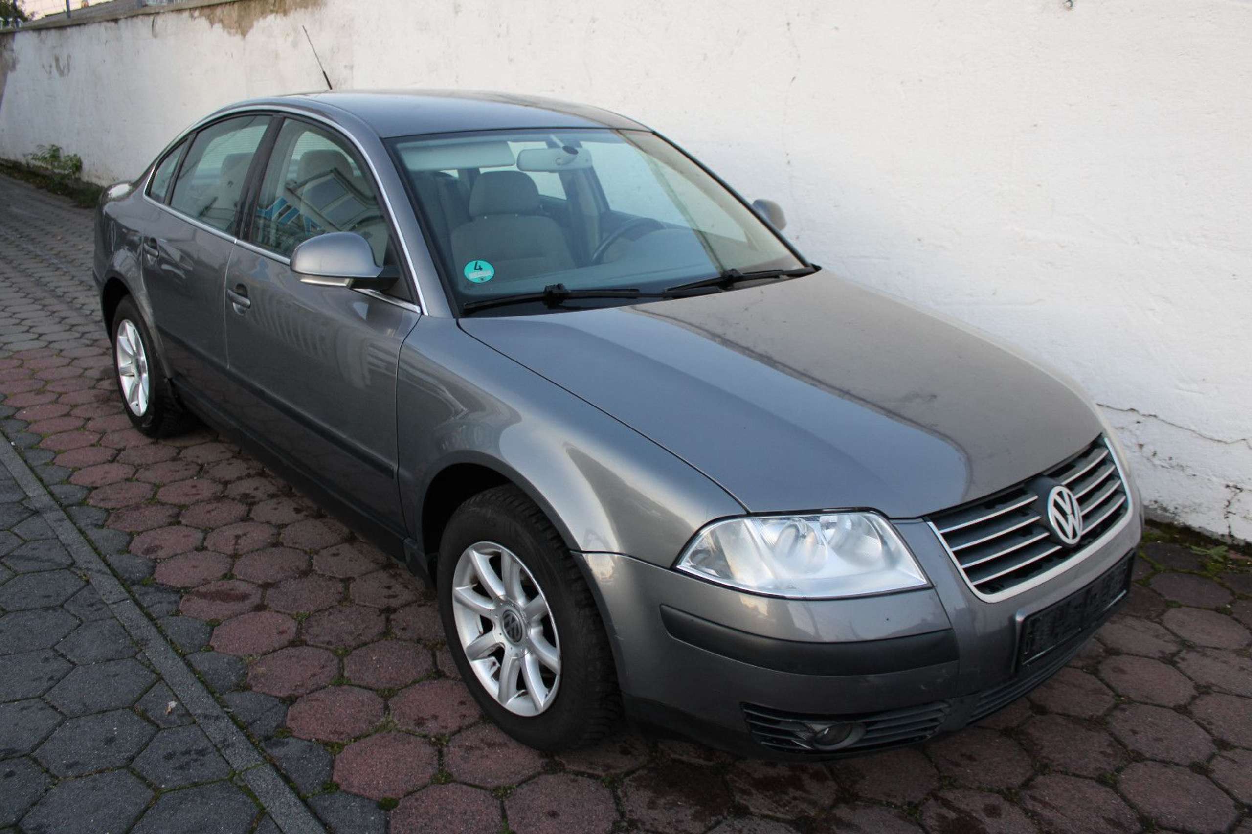 Volkswagen - Passat