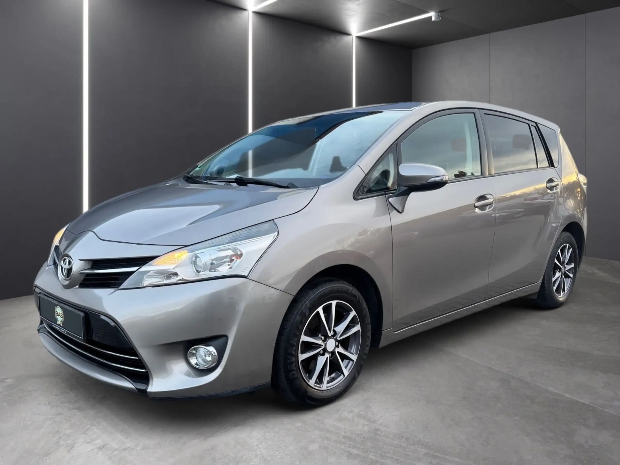 Toyota - Verso