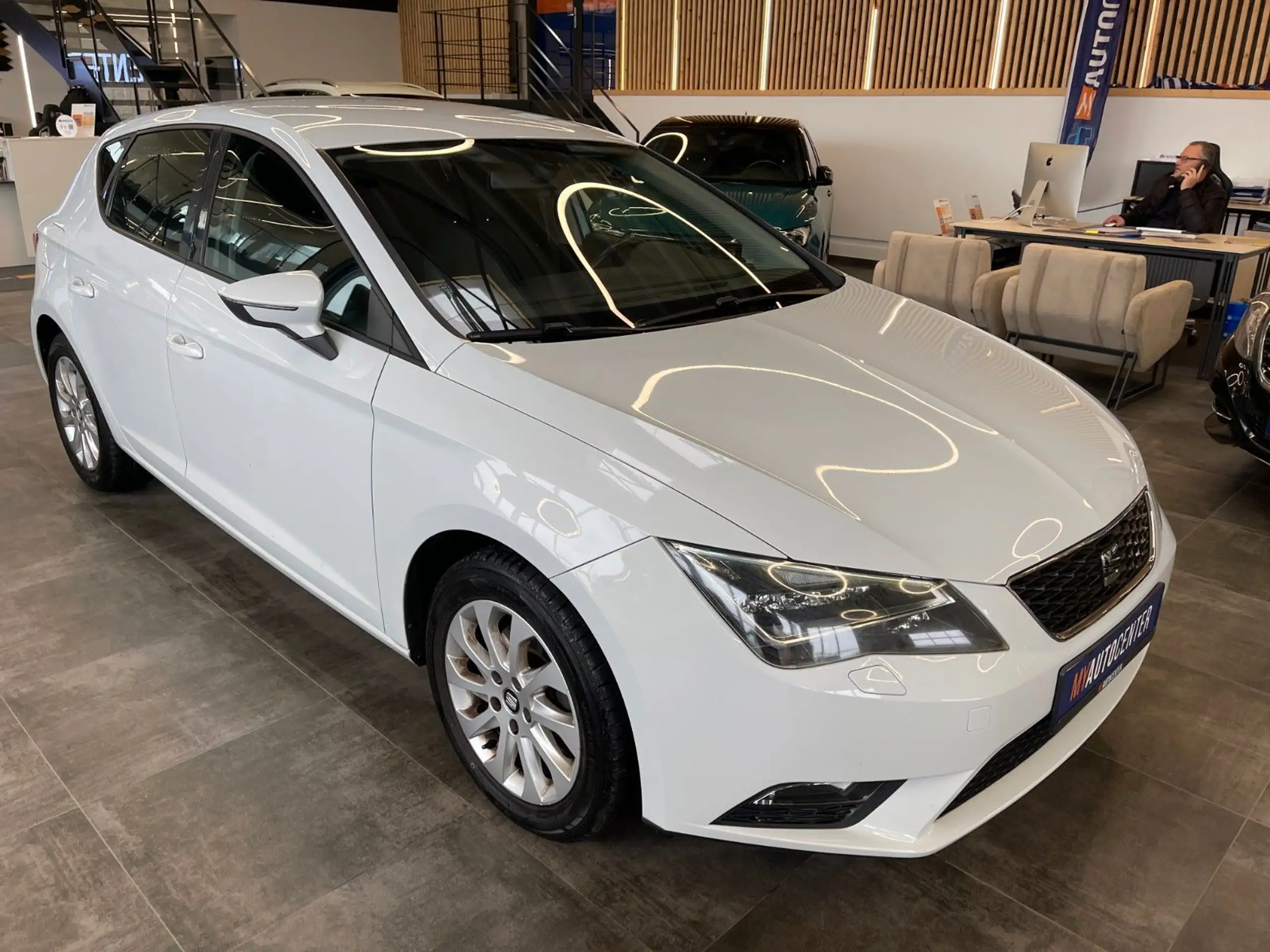 SEAT - Leon