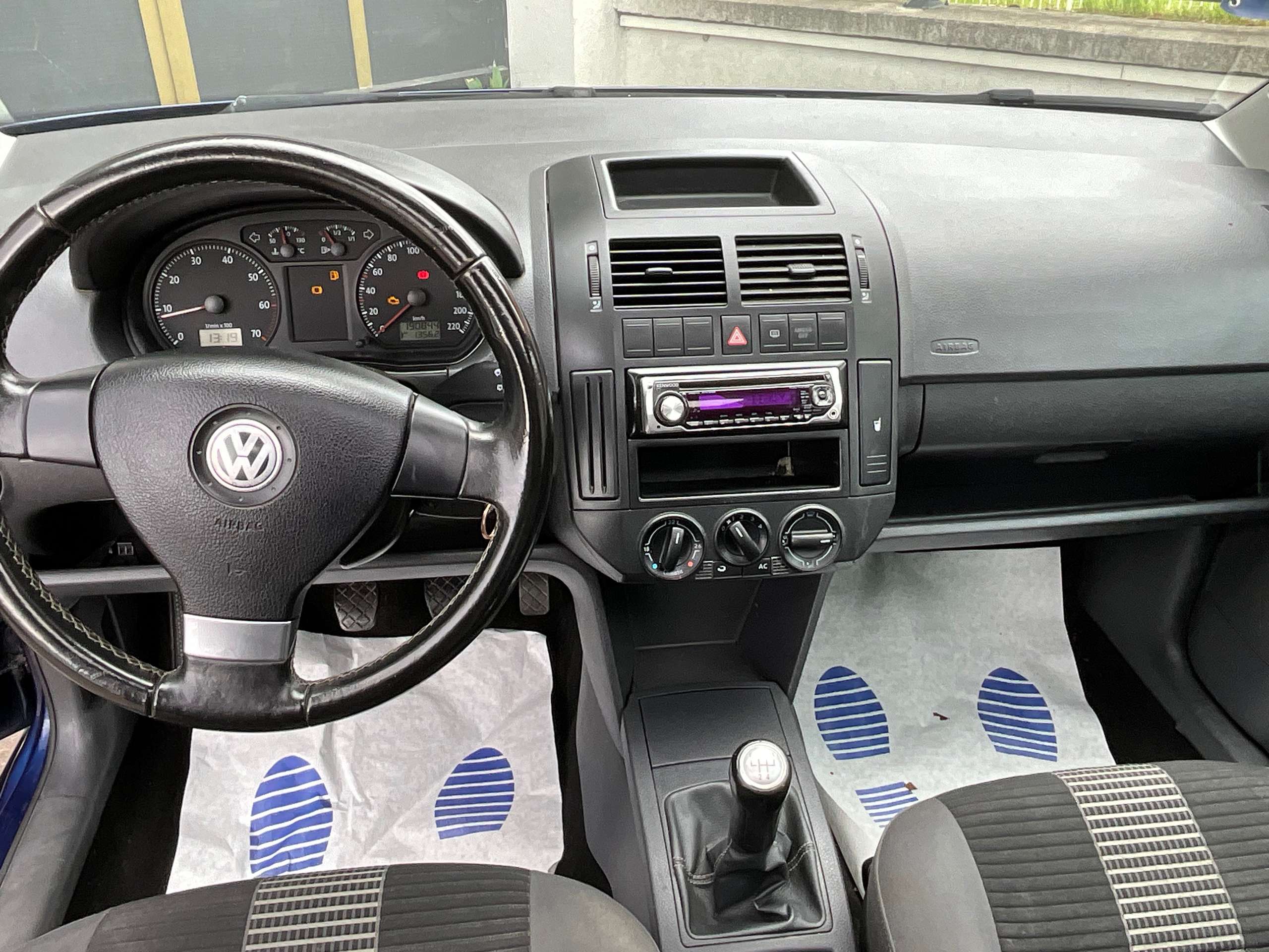 Volkswagen - Polo