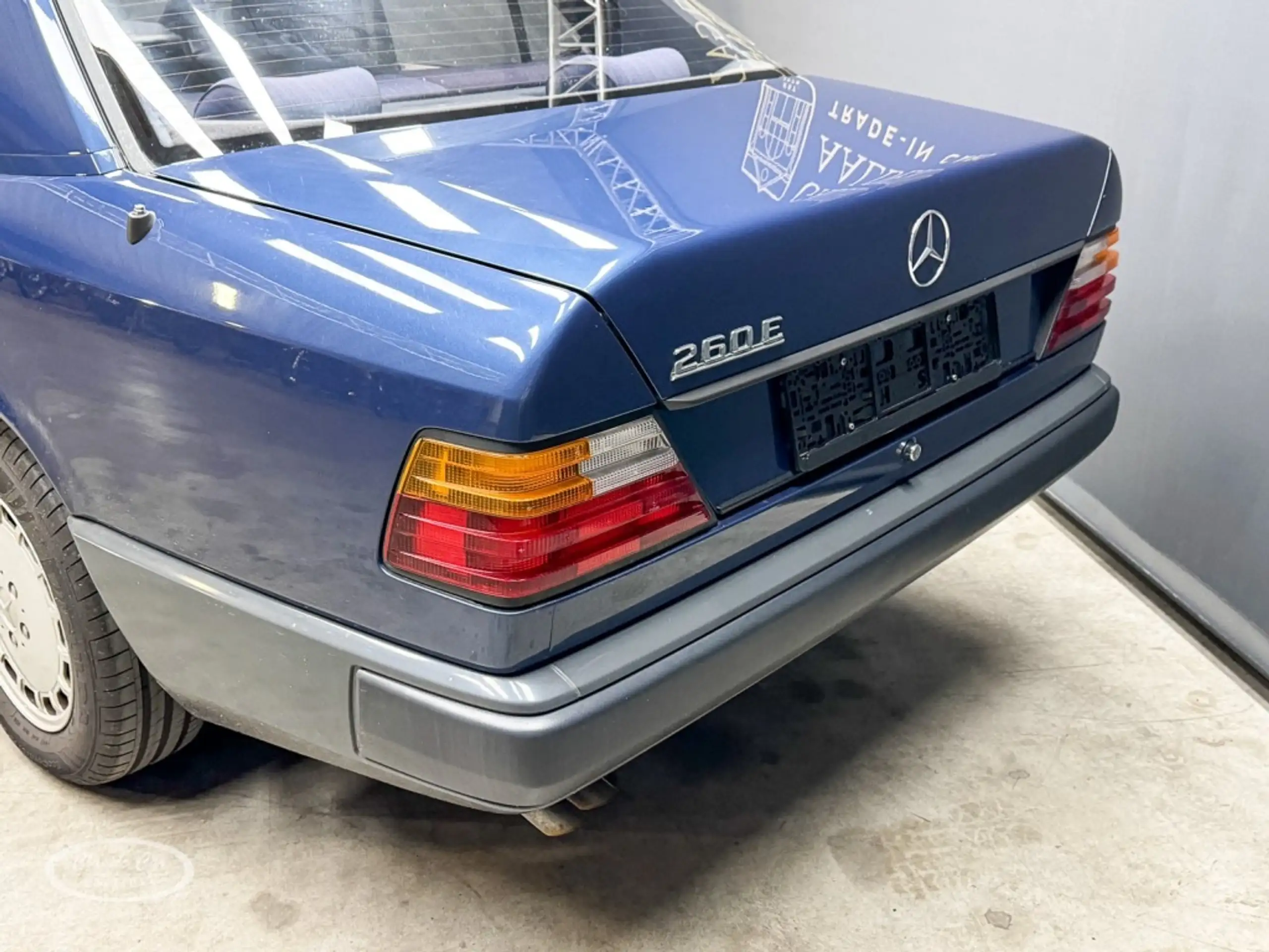 Mercedes-Benz - E 260