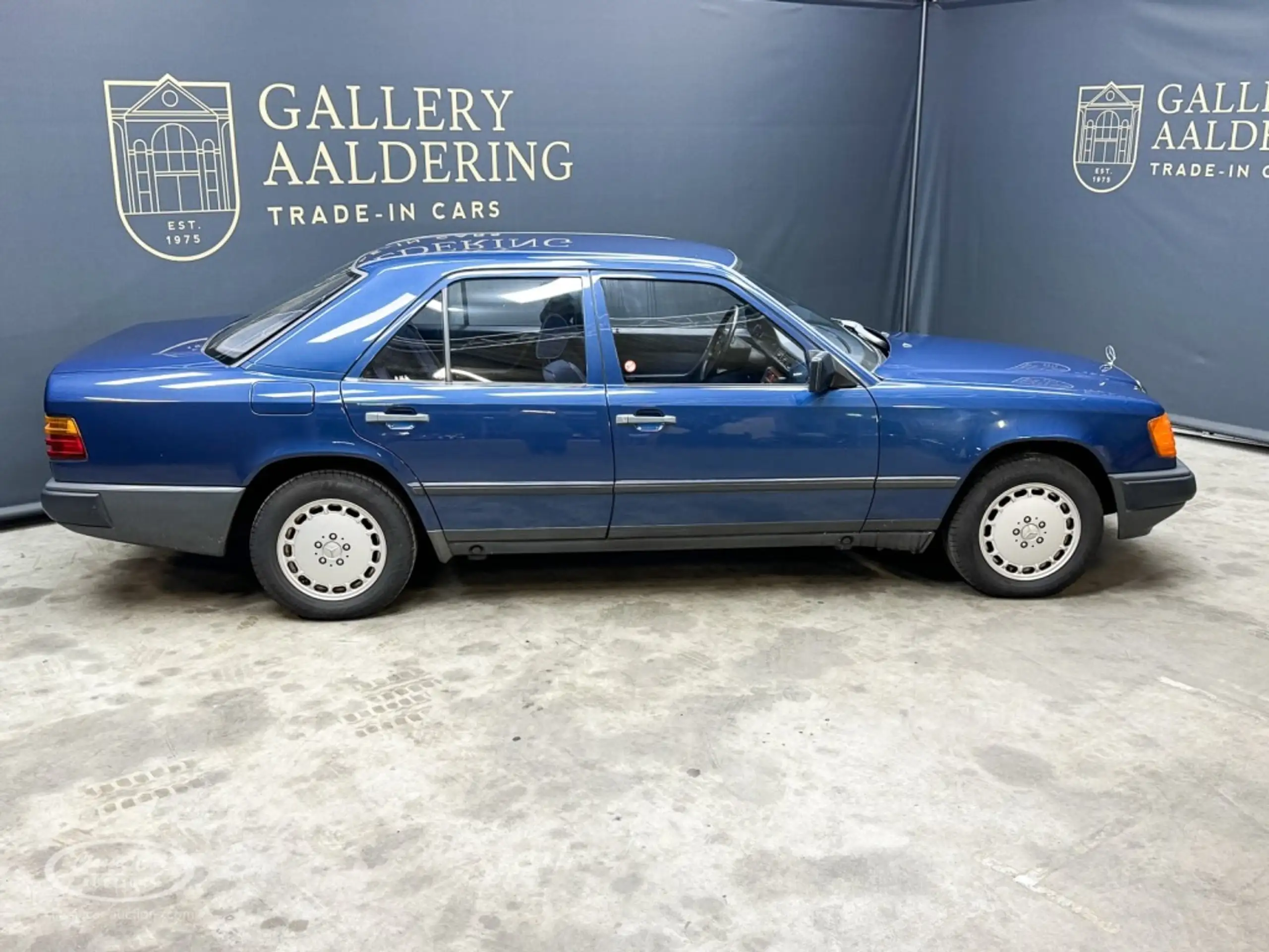 Mercedes-Benz - E 260