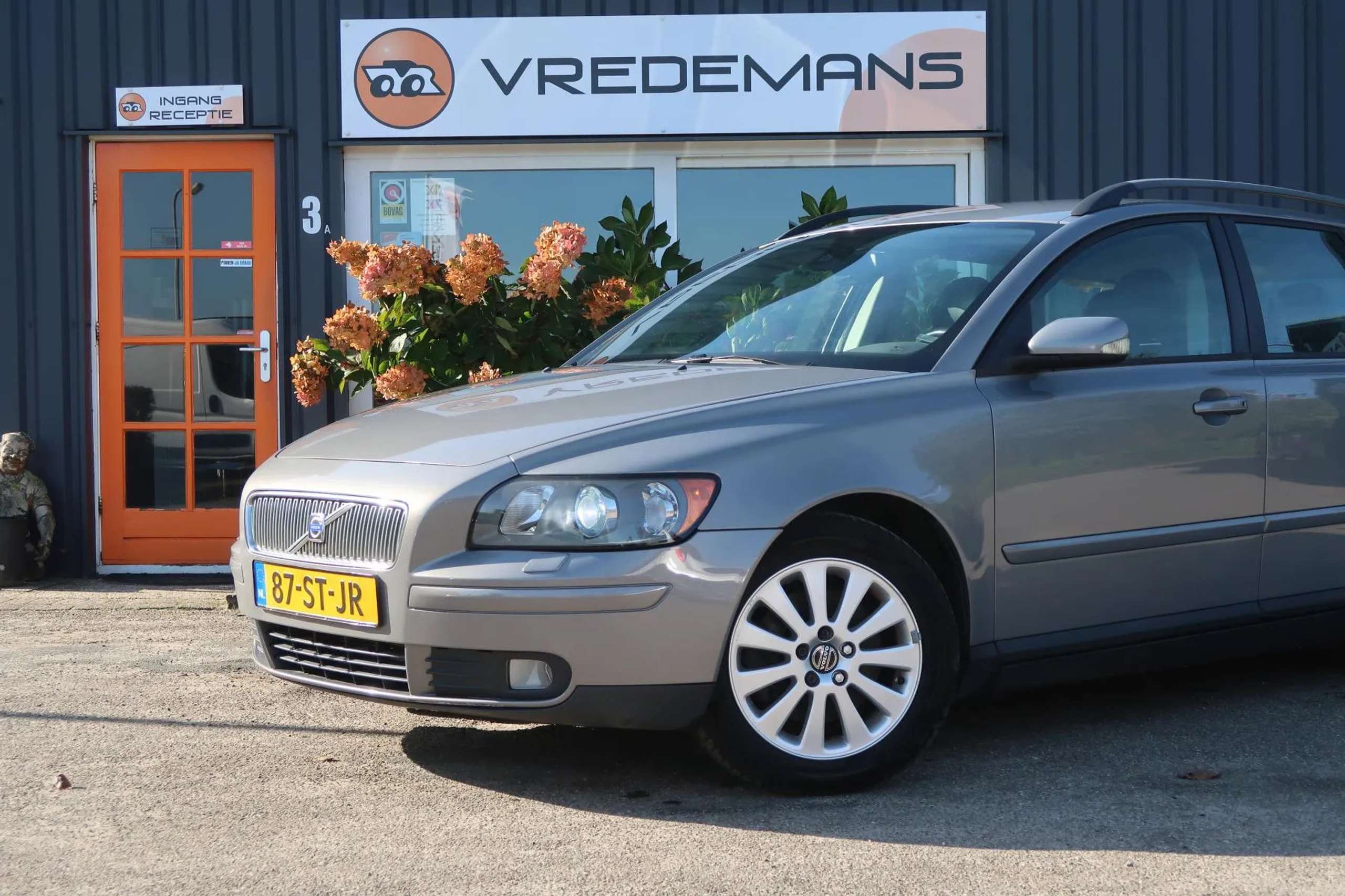 Volvo - V50