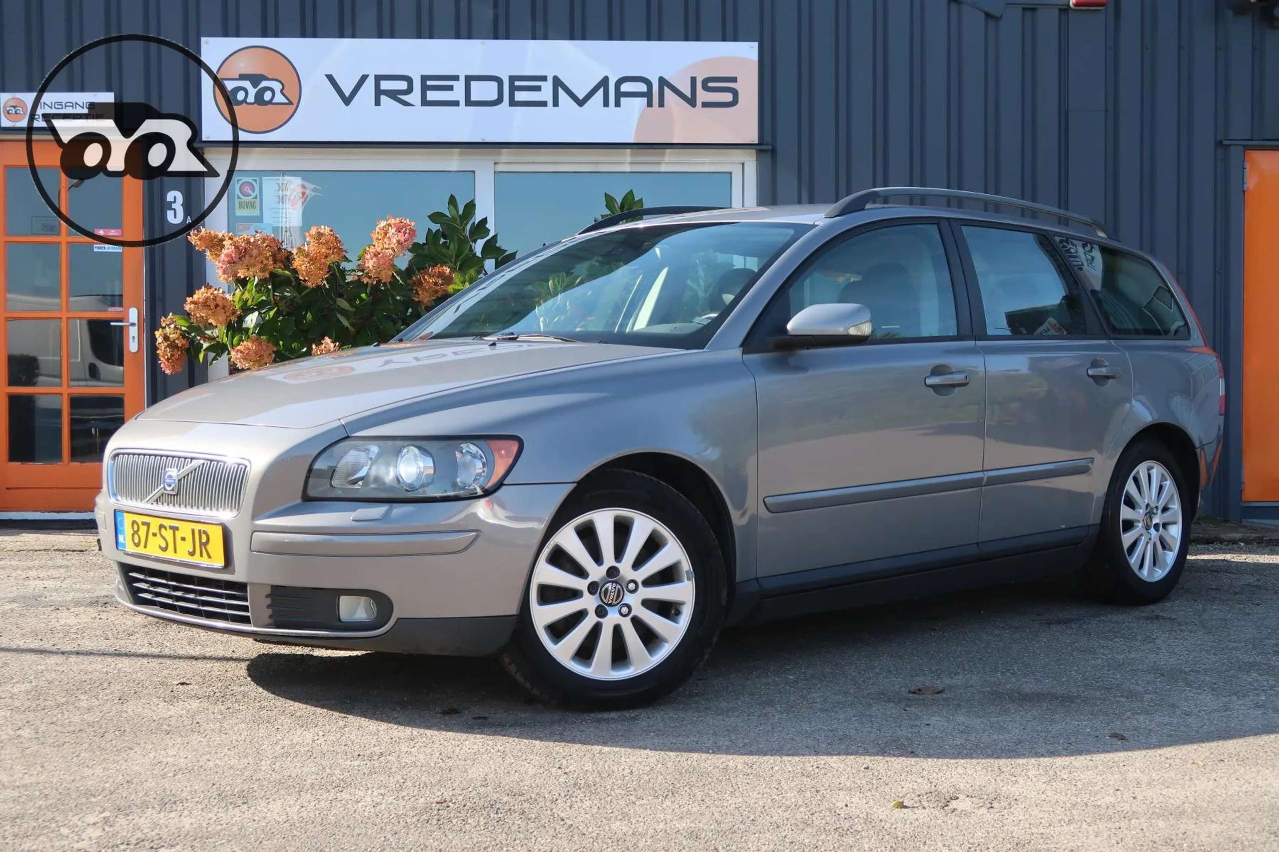 Volvo - V50