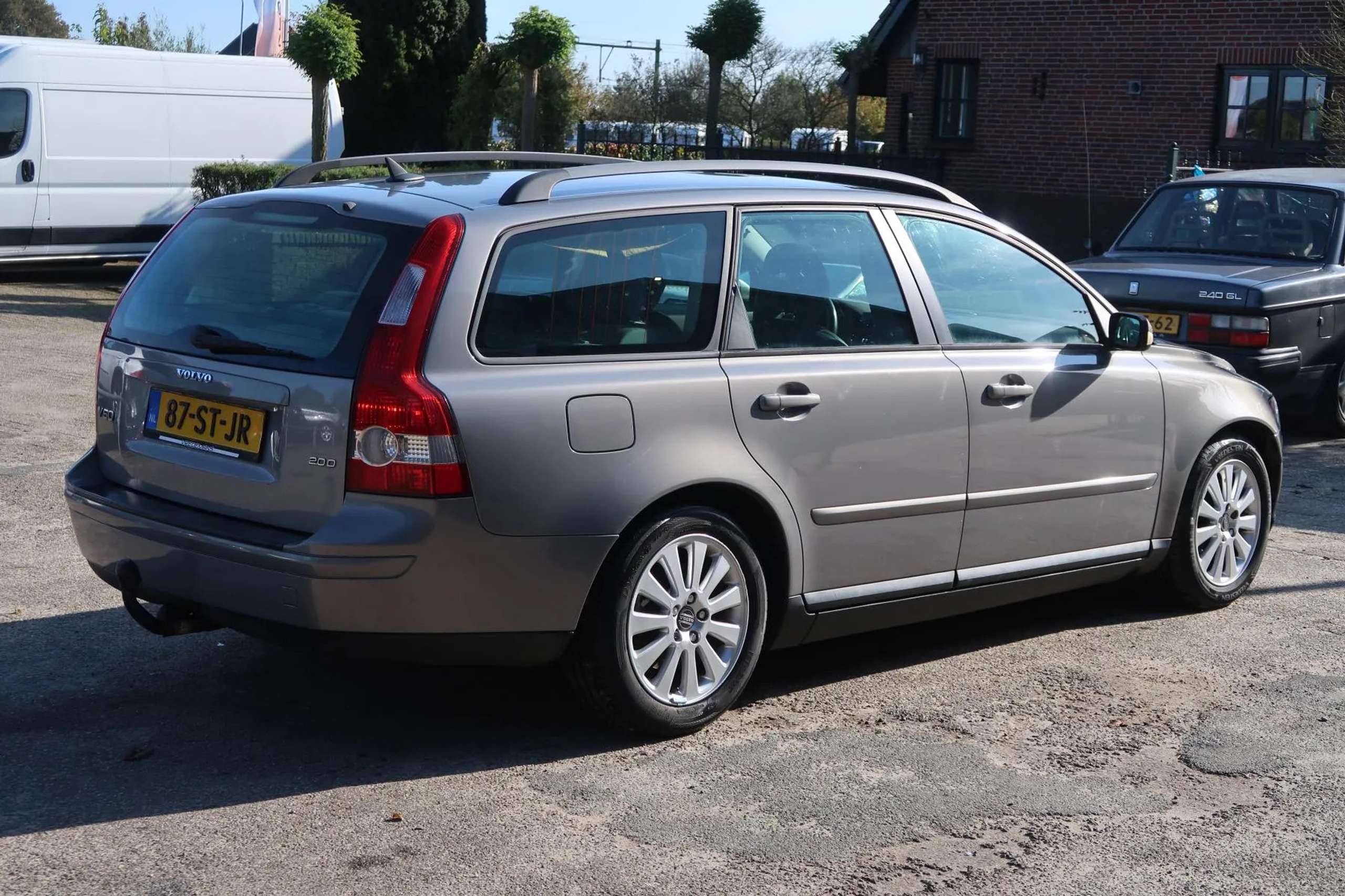 Volvo - V50