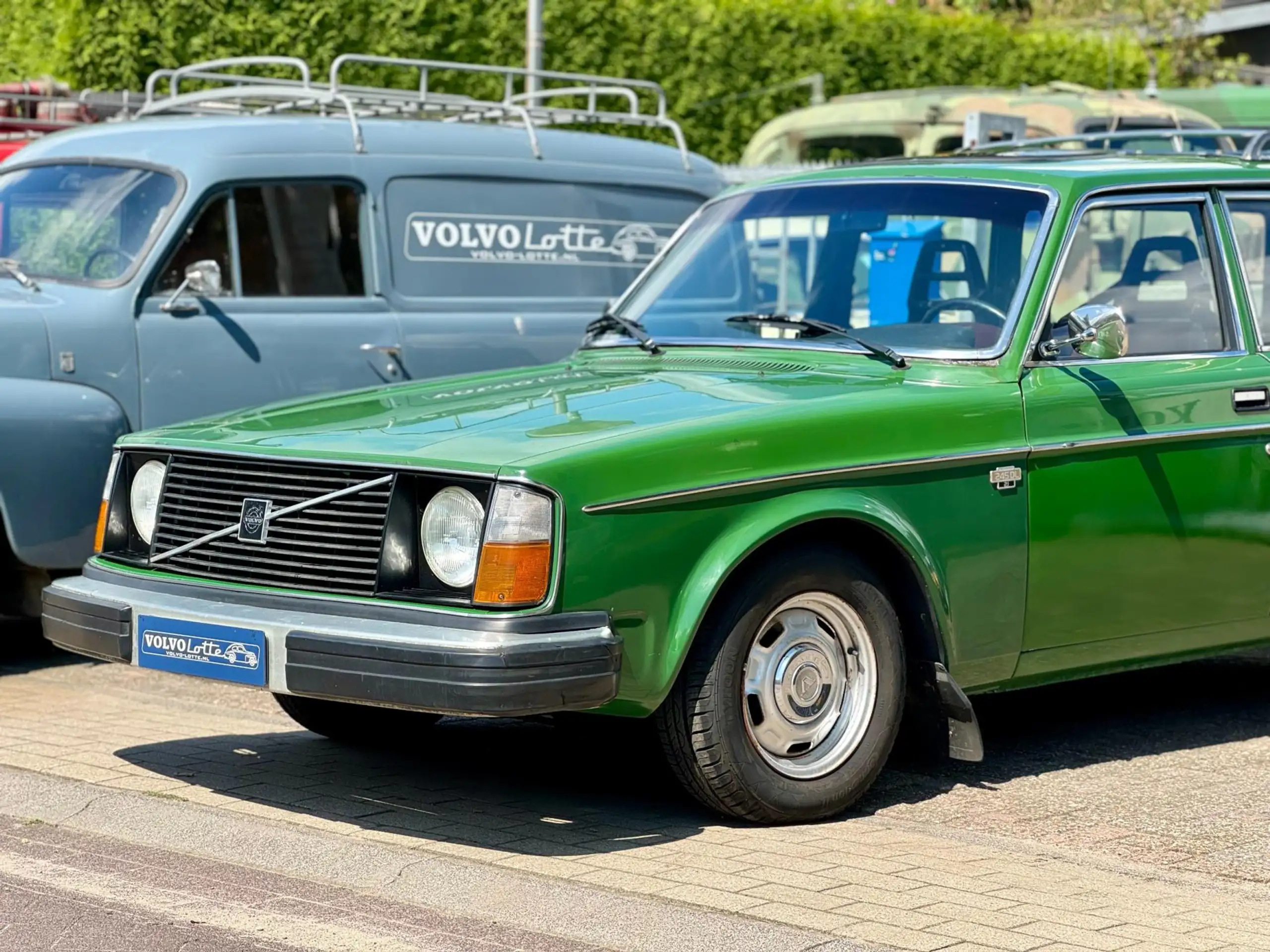 Volvo - 245