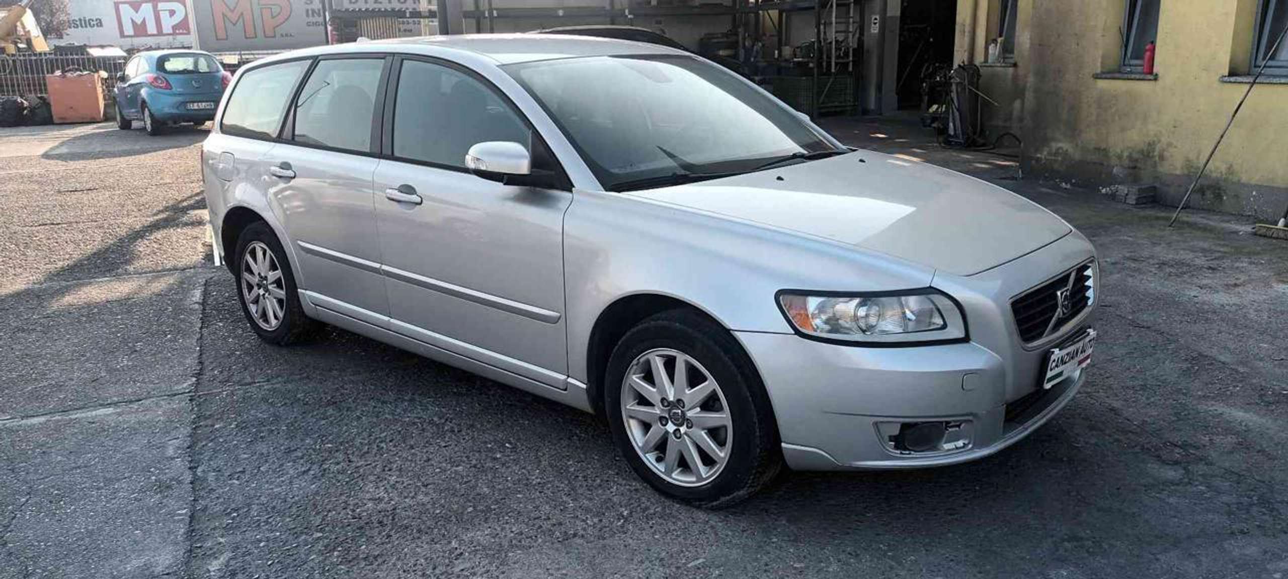 Volvo - V50