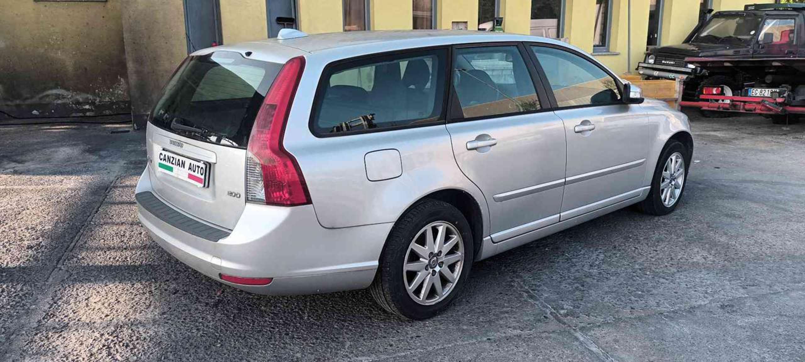 Volvo - V50