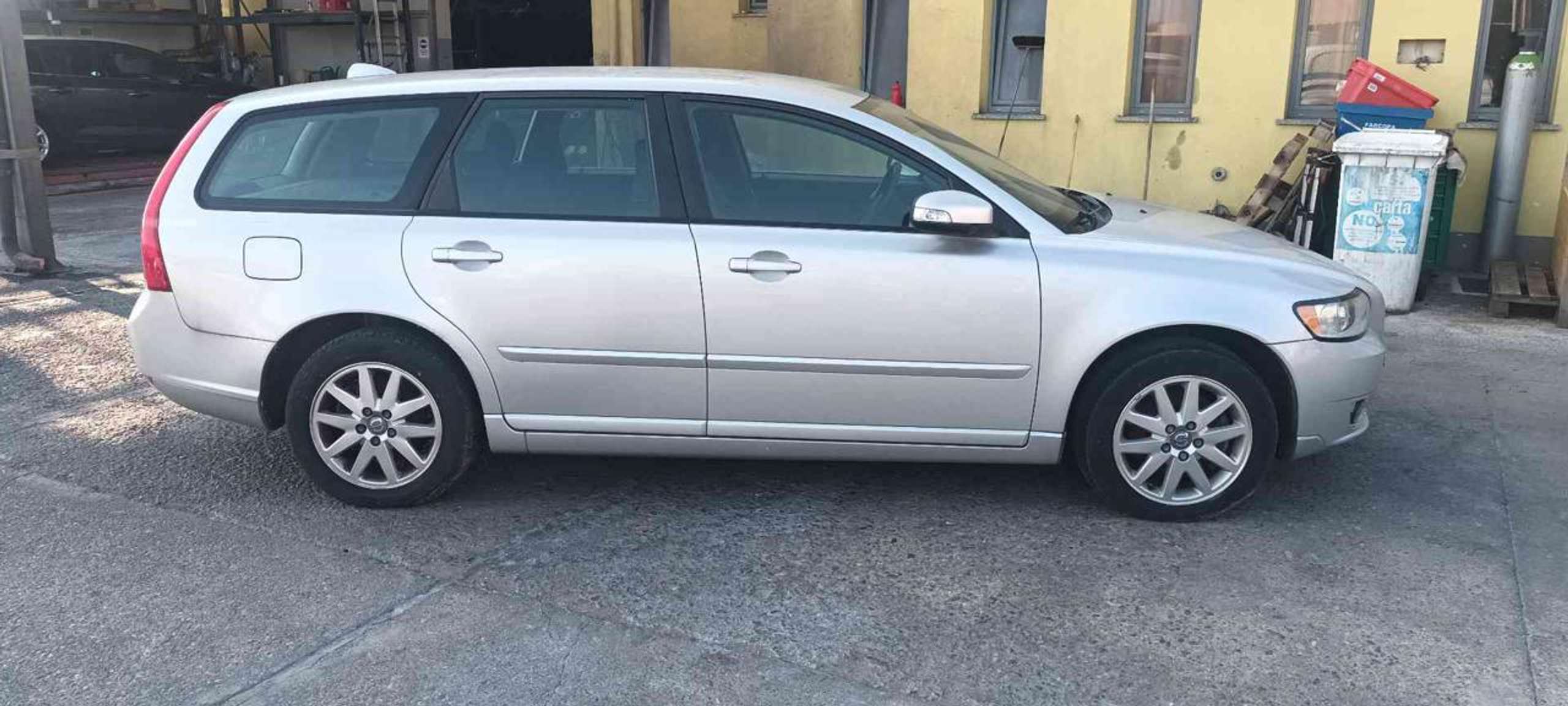 Volvo - V50