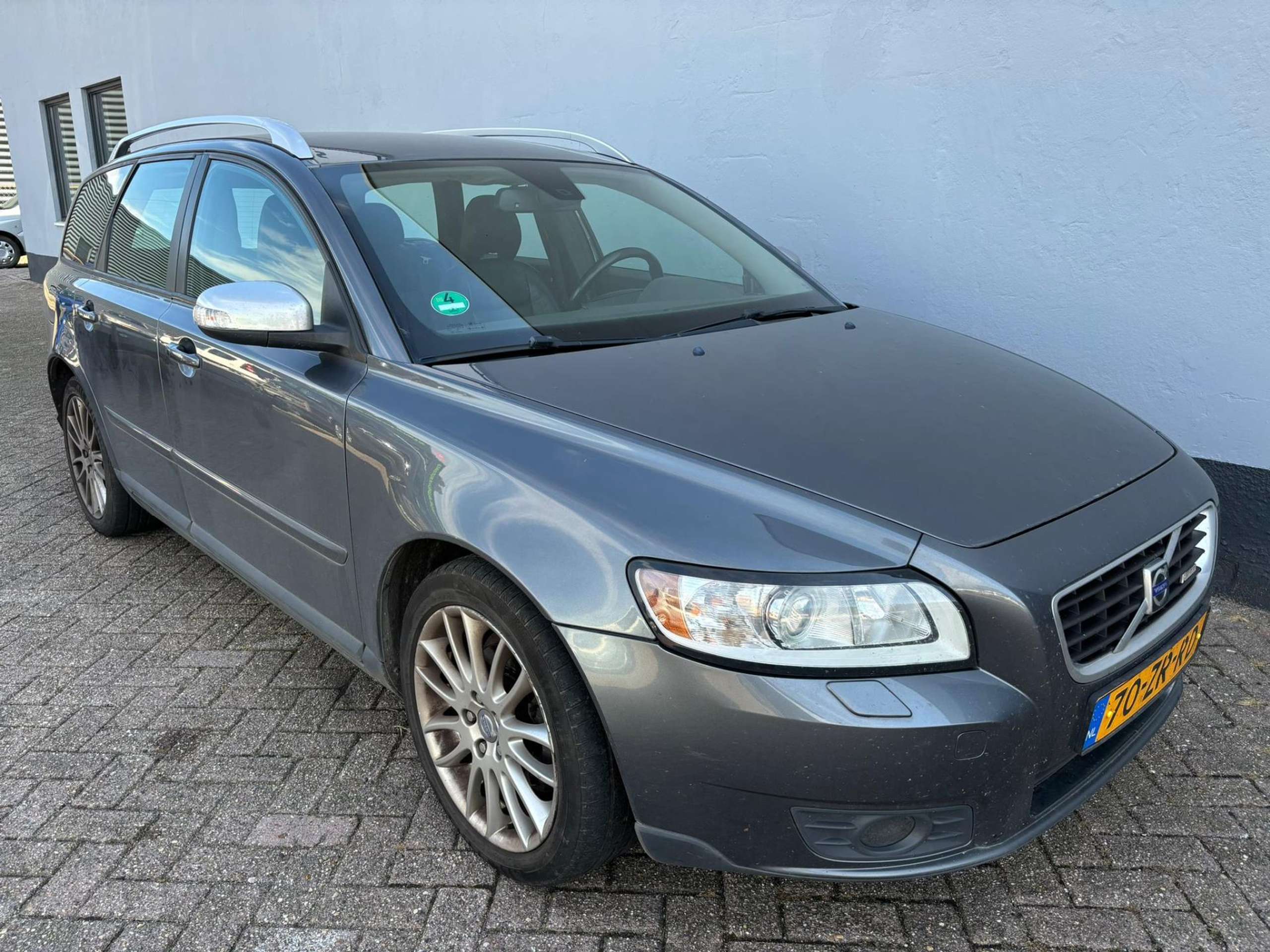 Volvo - V50