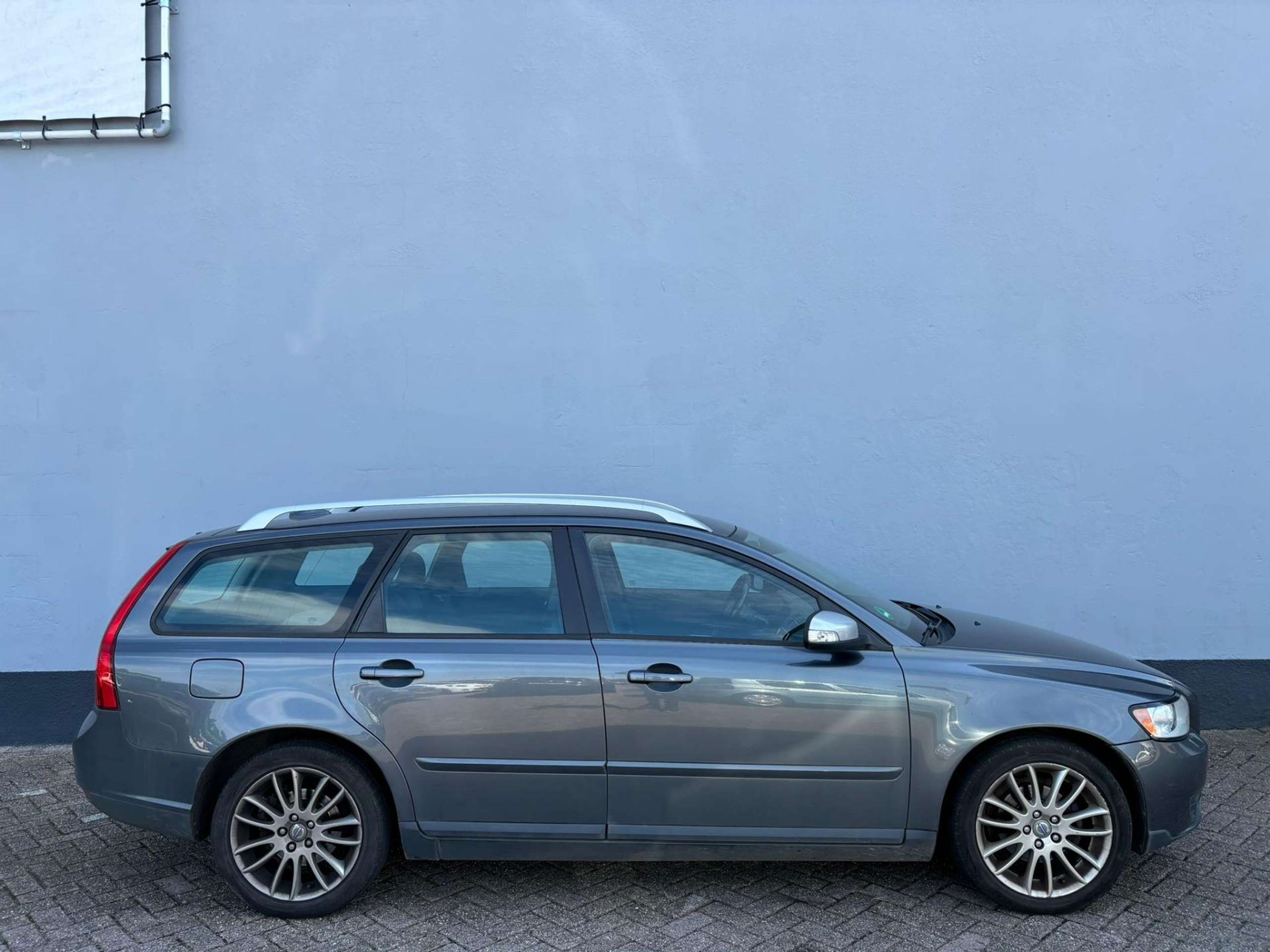 Volvo - V50