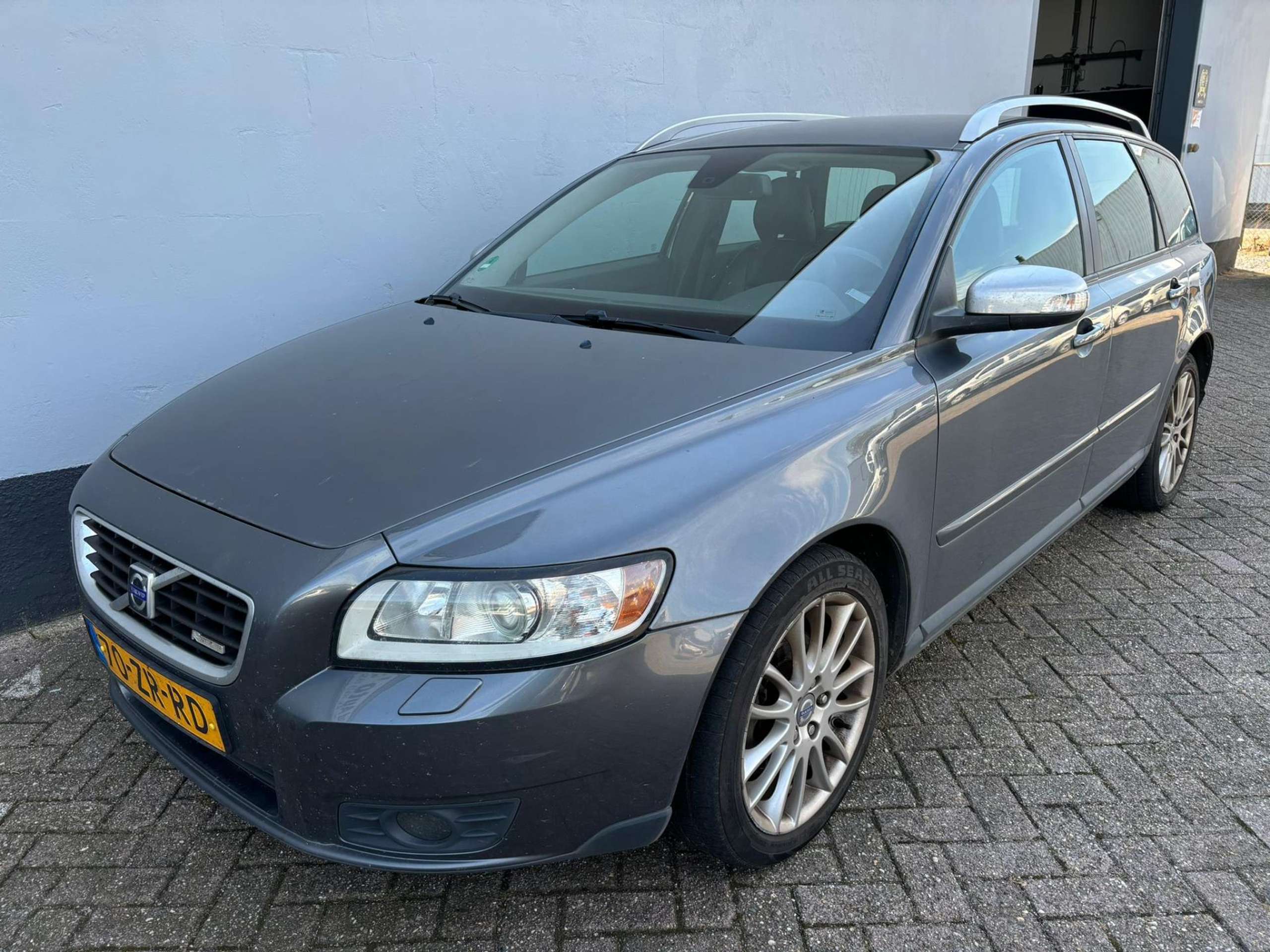 Volvo - V50