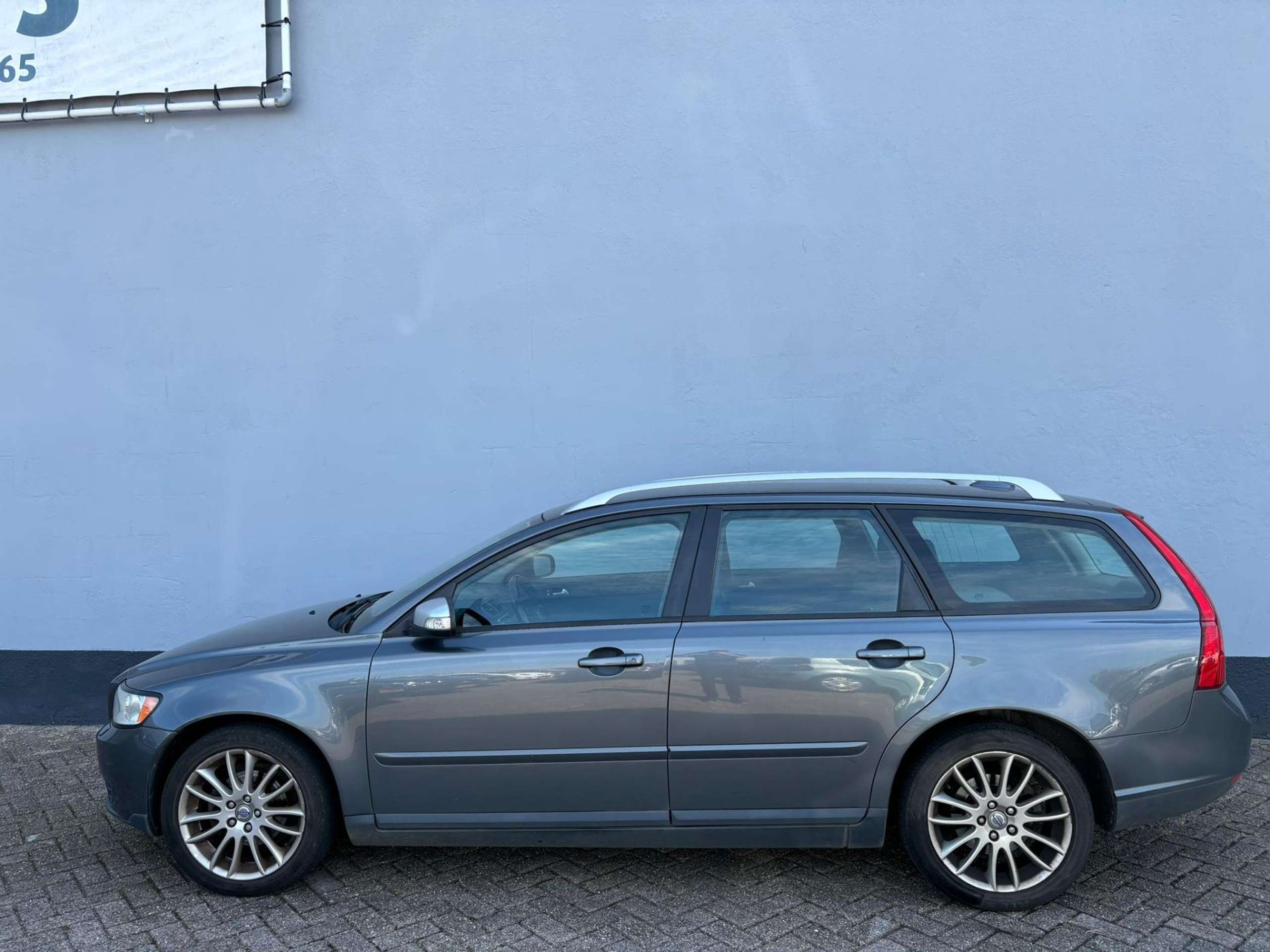 Volvo - V50