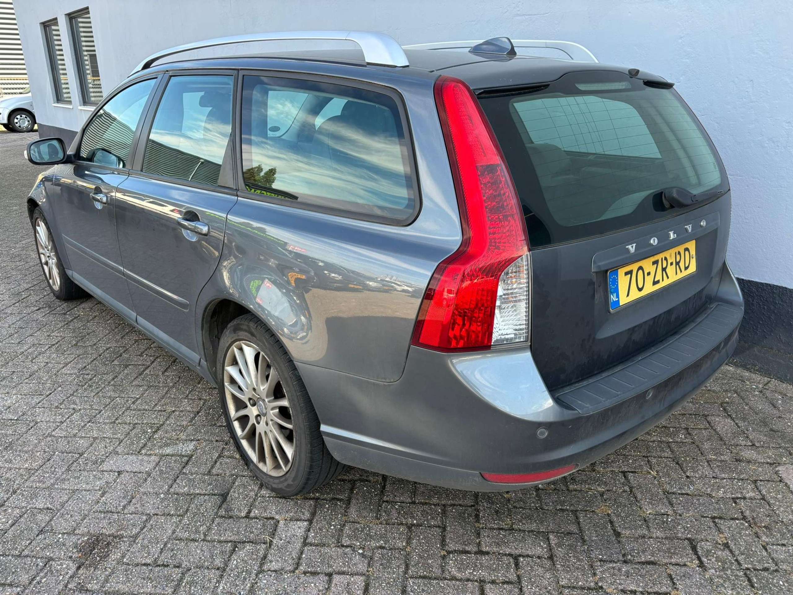 Volvo - V50