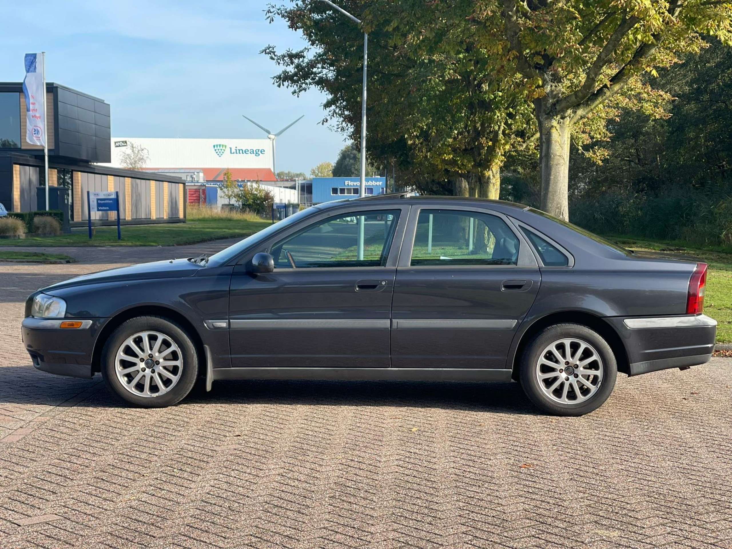 Volvo - S80