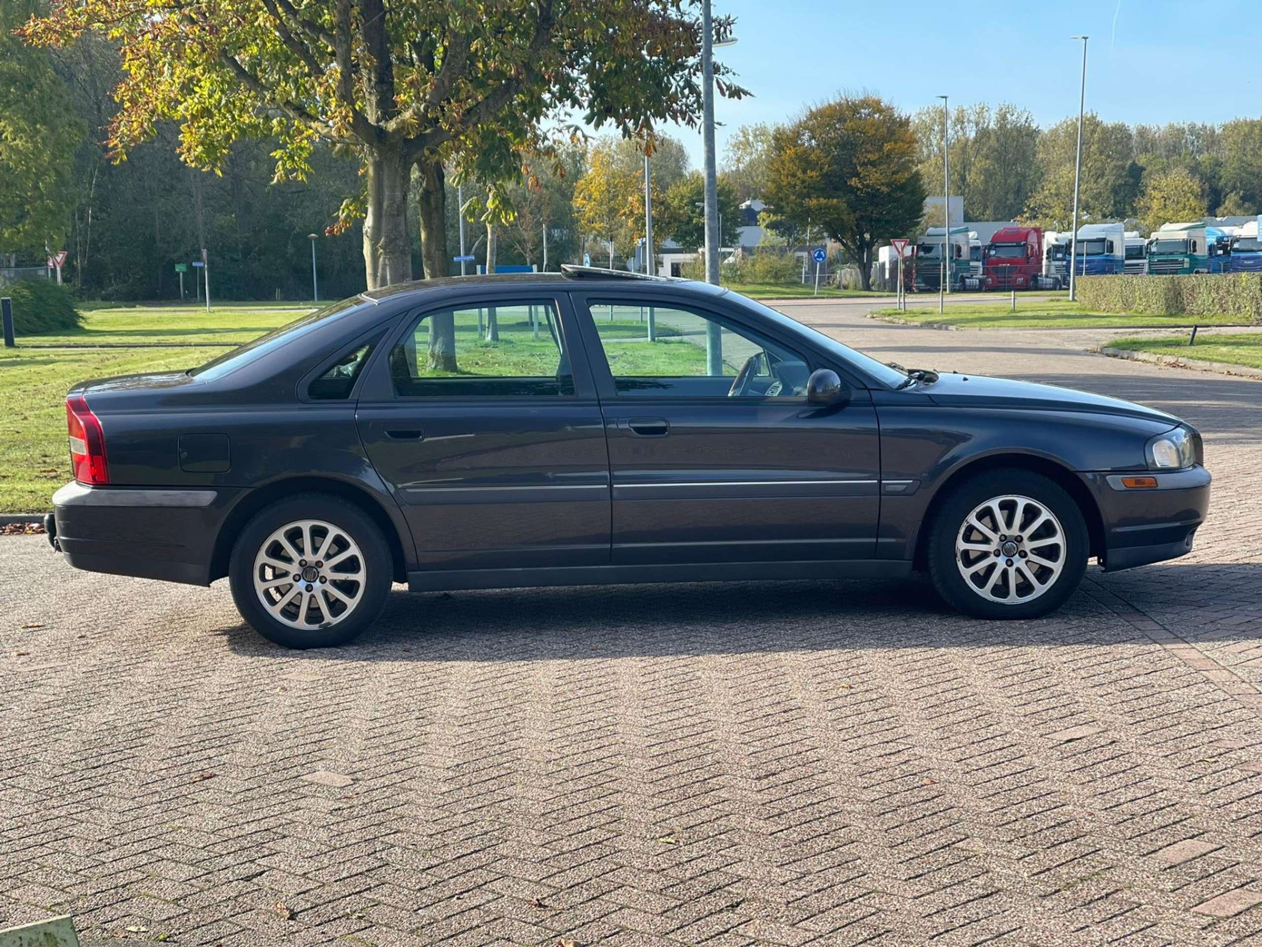 Volvo - S80