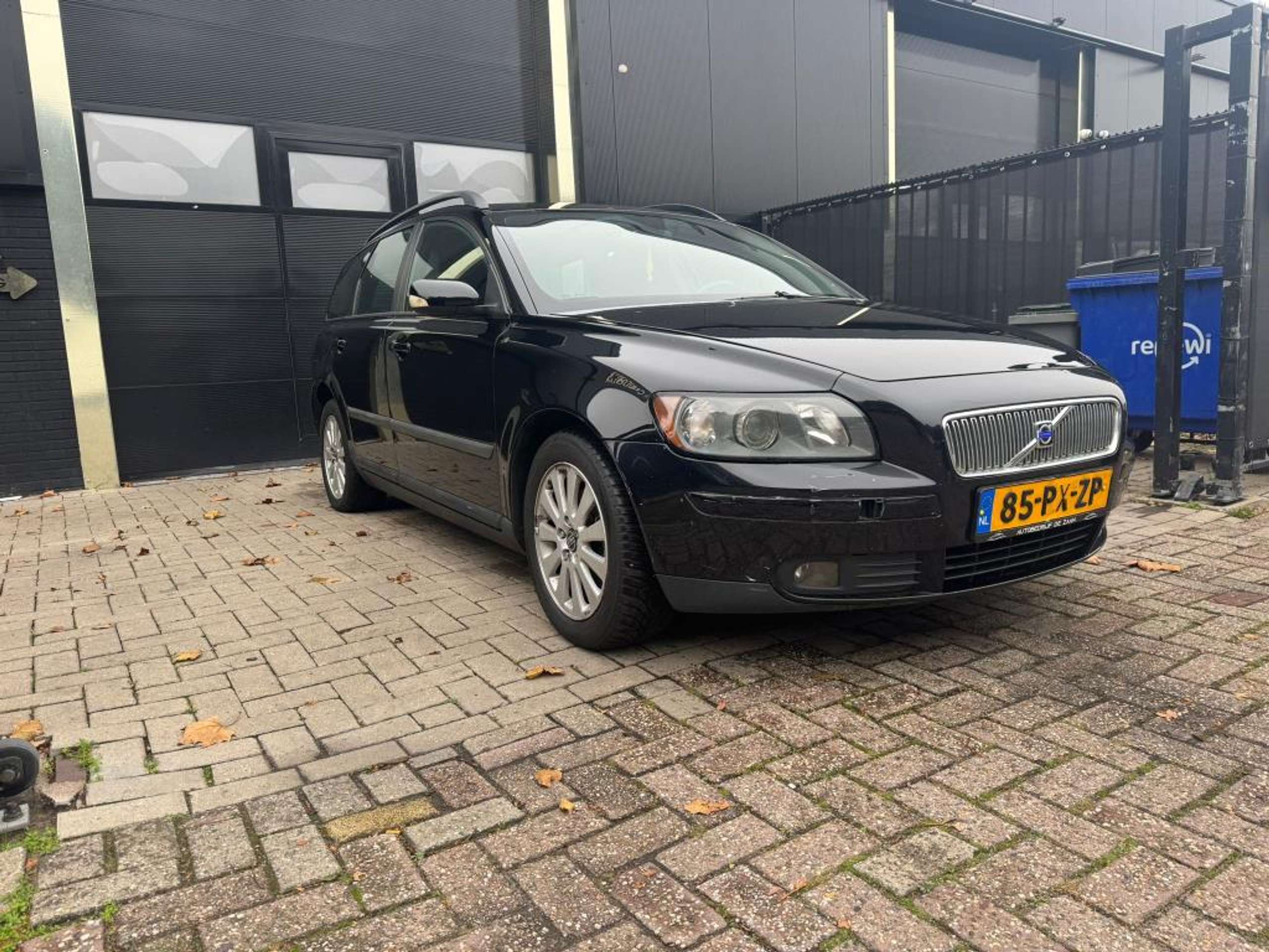 Volvo - V50