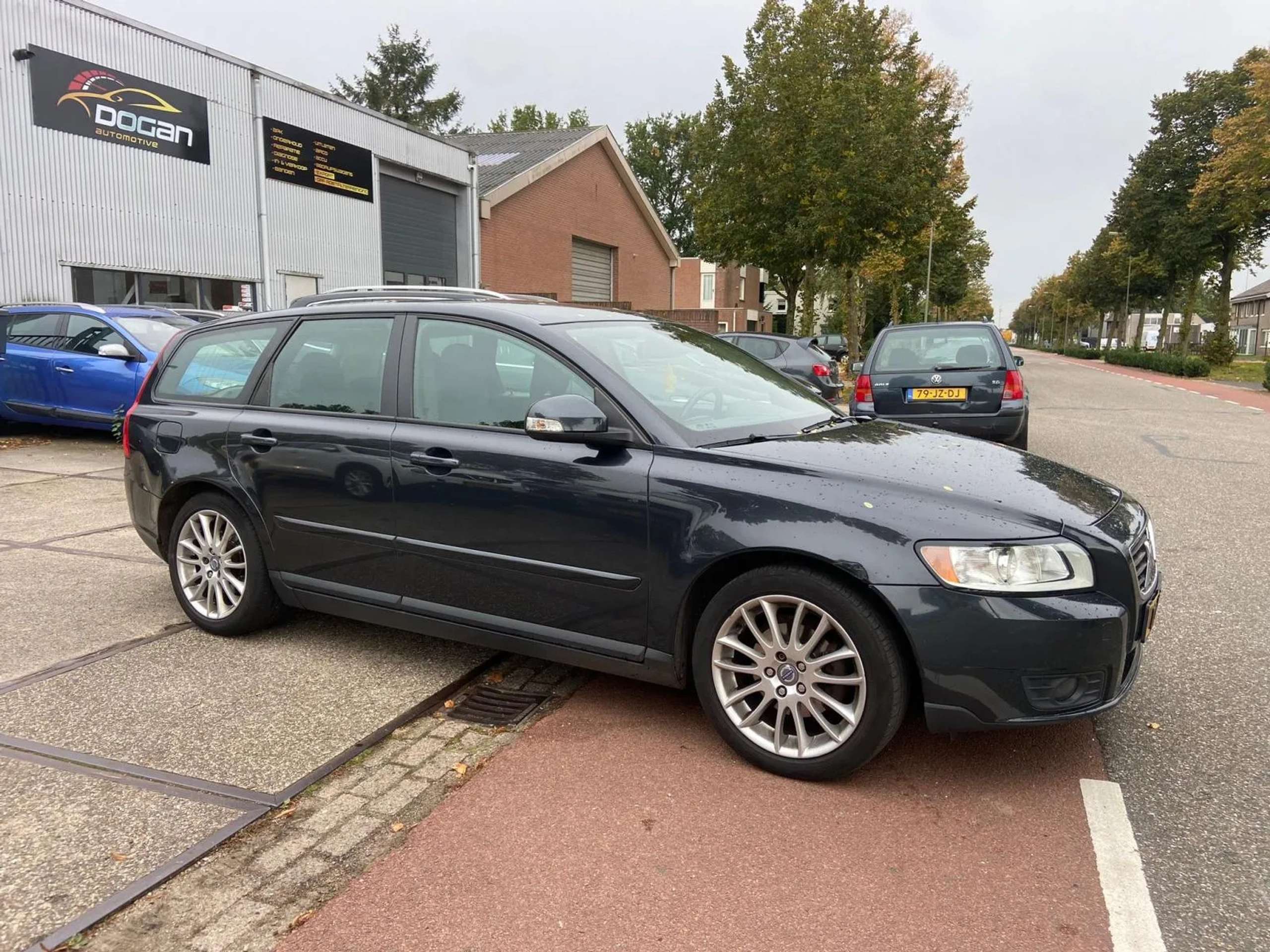 Volvo - V50