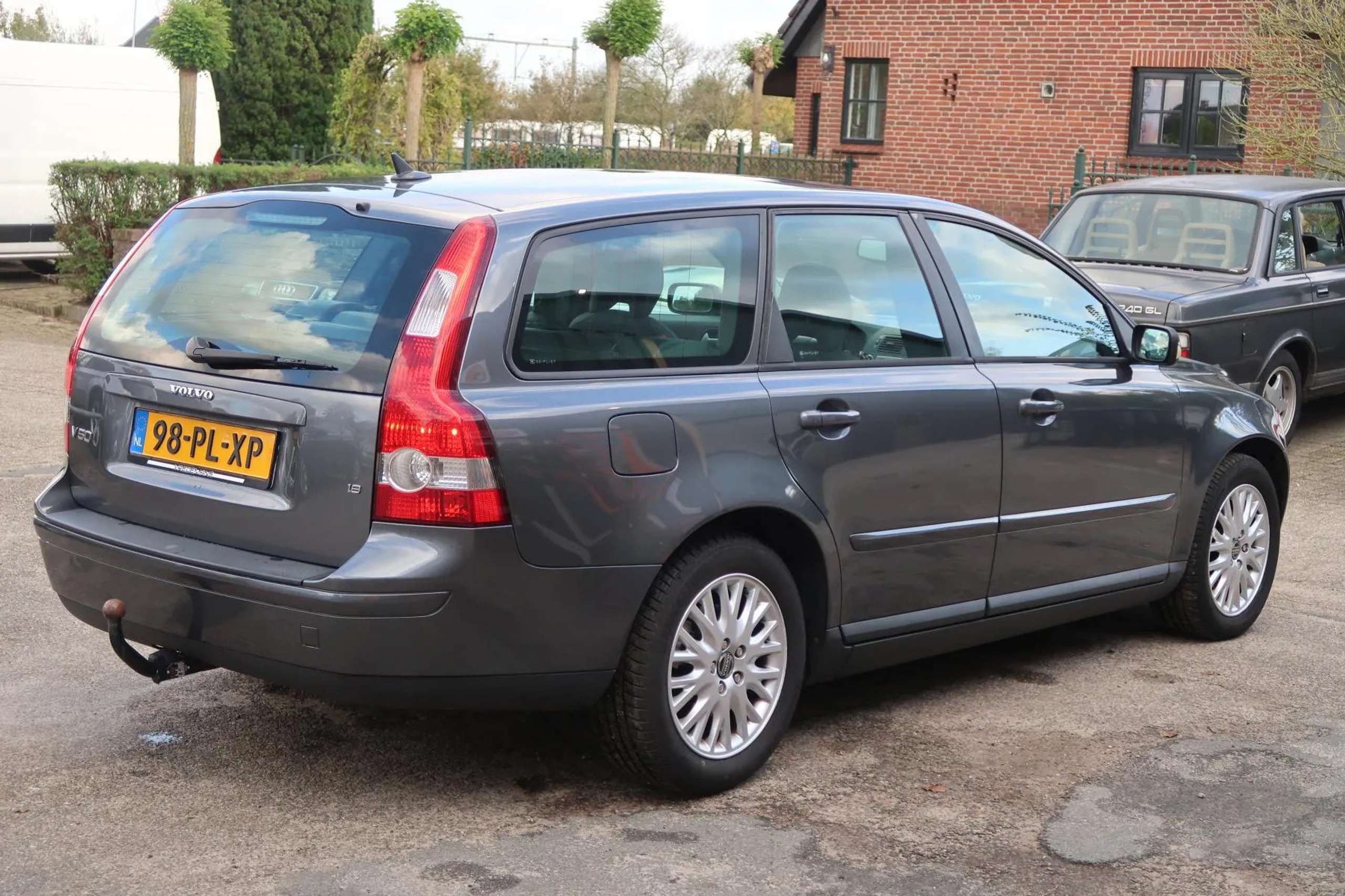 Volvo - V50