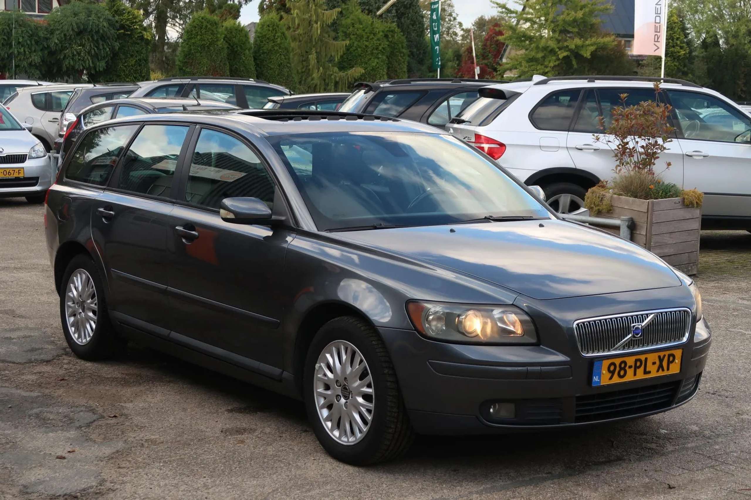 Volvo - V50