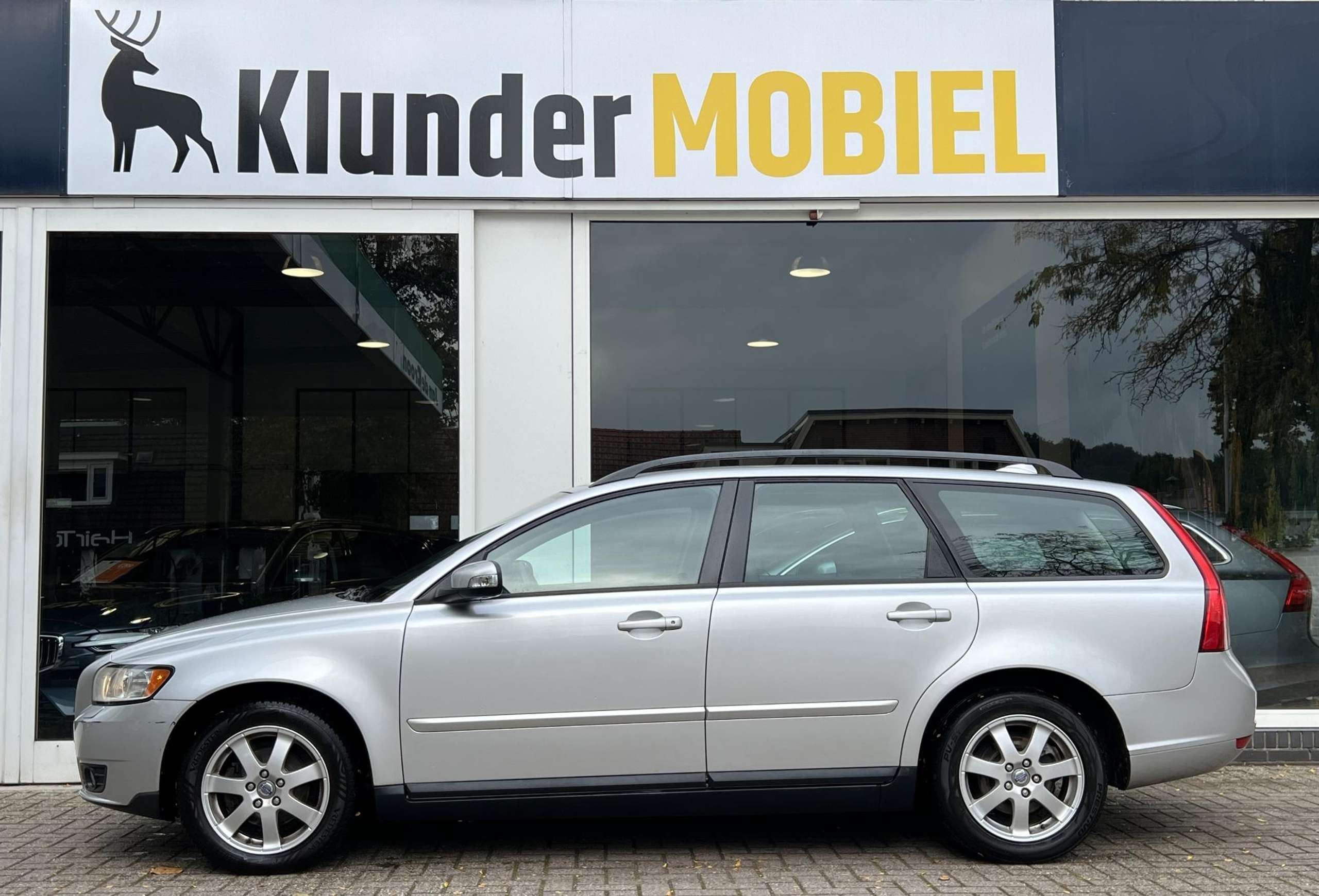 Volvo - V50