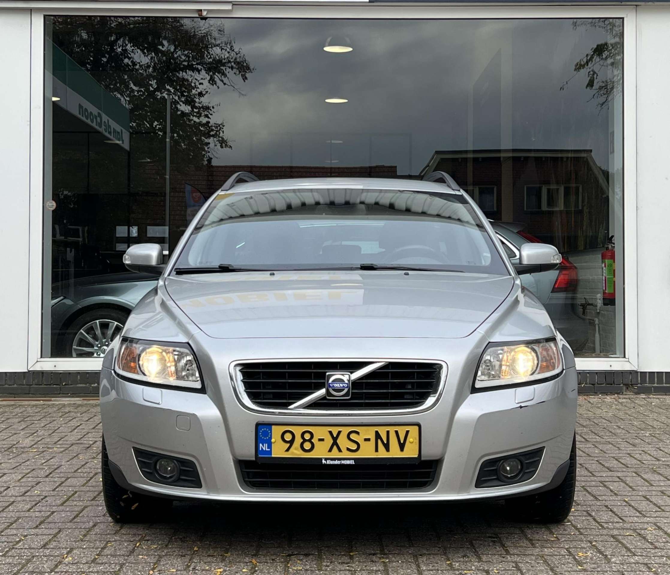 Volvo - V50