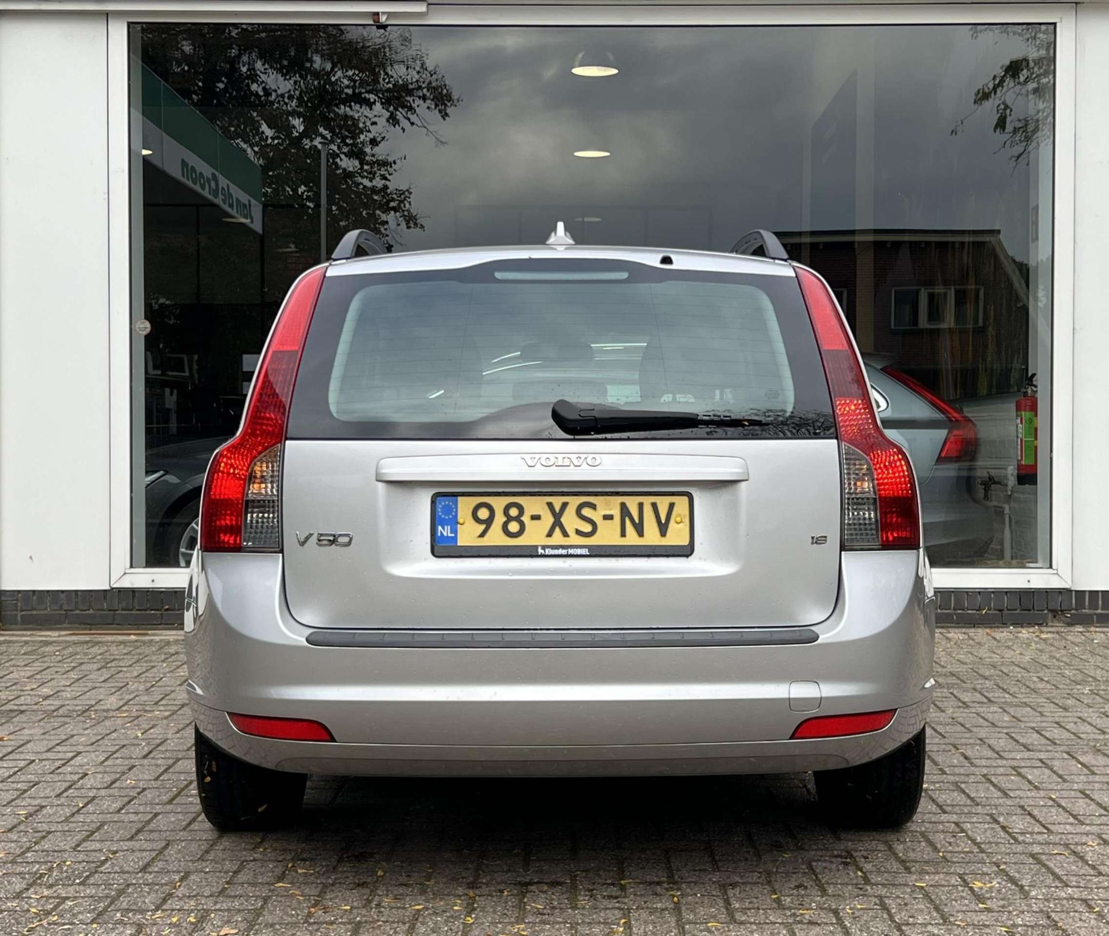 Volvo - V50