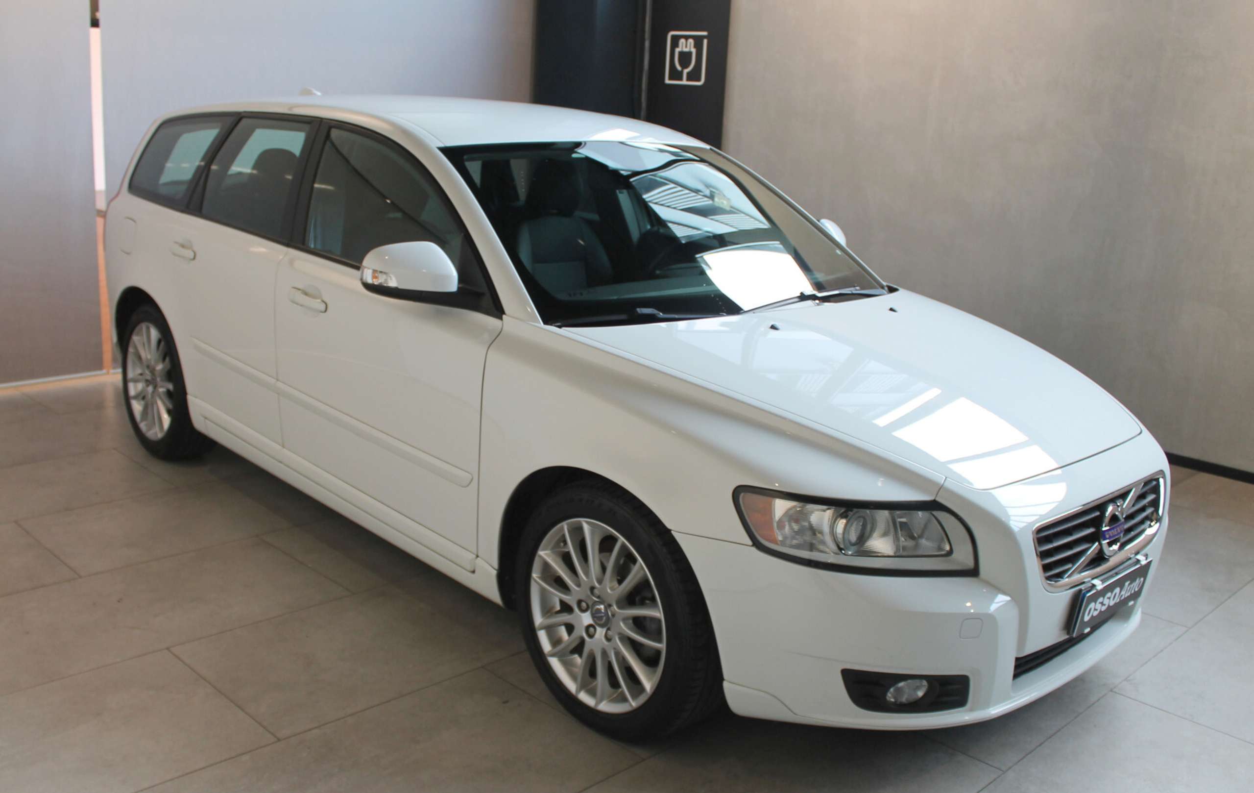 Volvo - V50