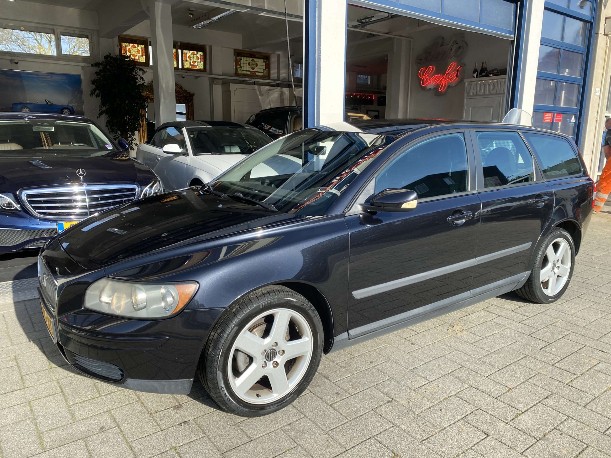 Volvo - V50