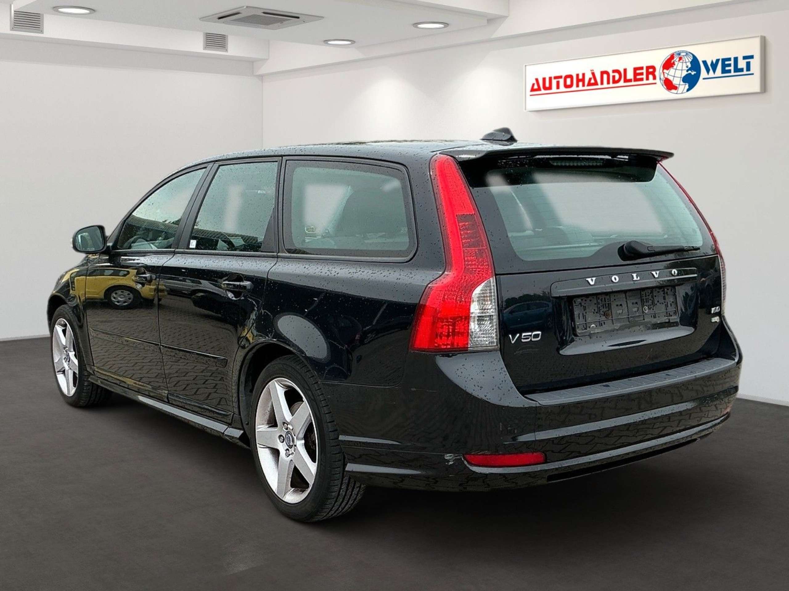 Volvo - V50