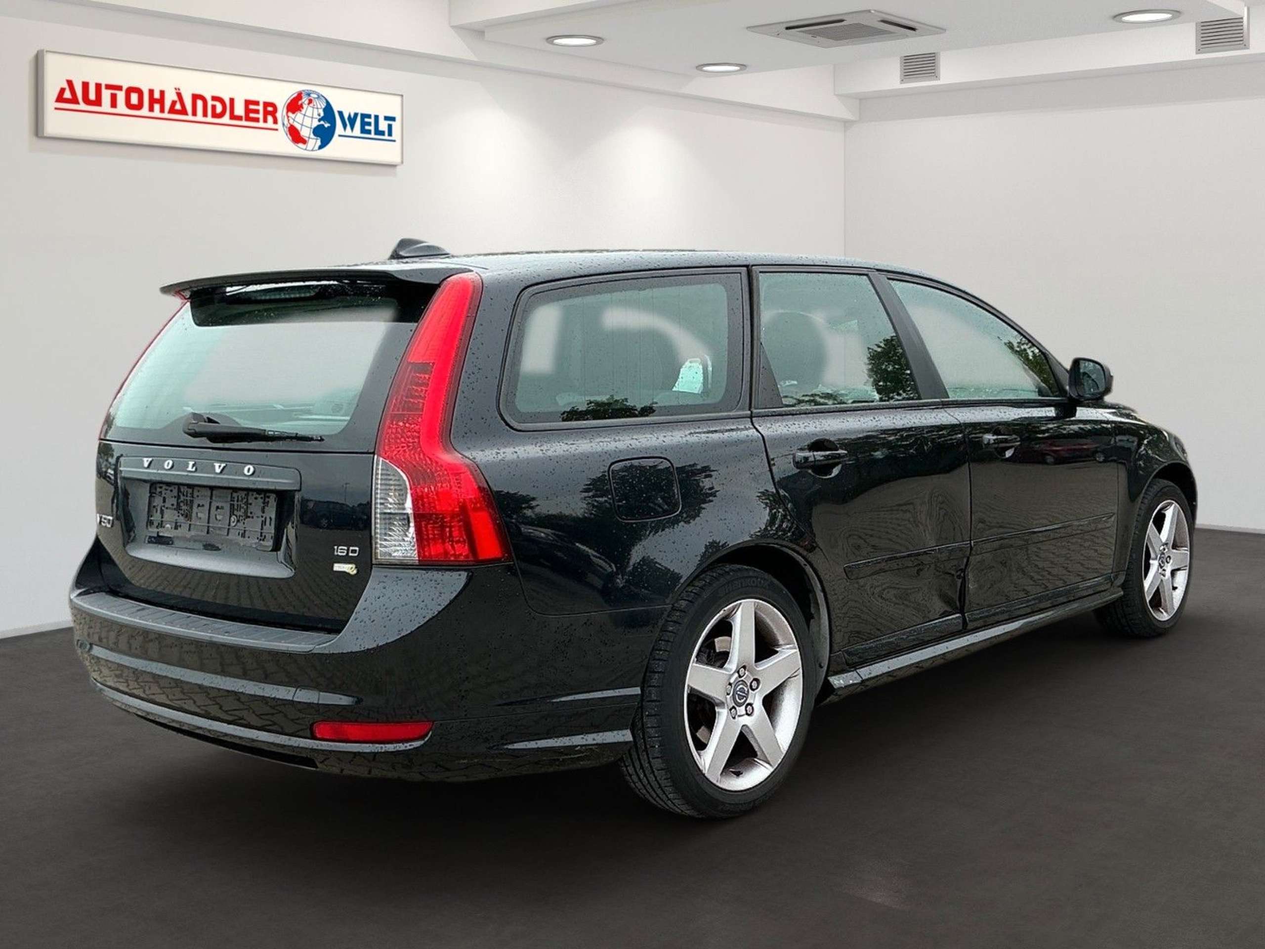 Volvo - V50