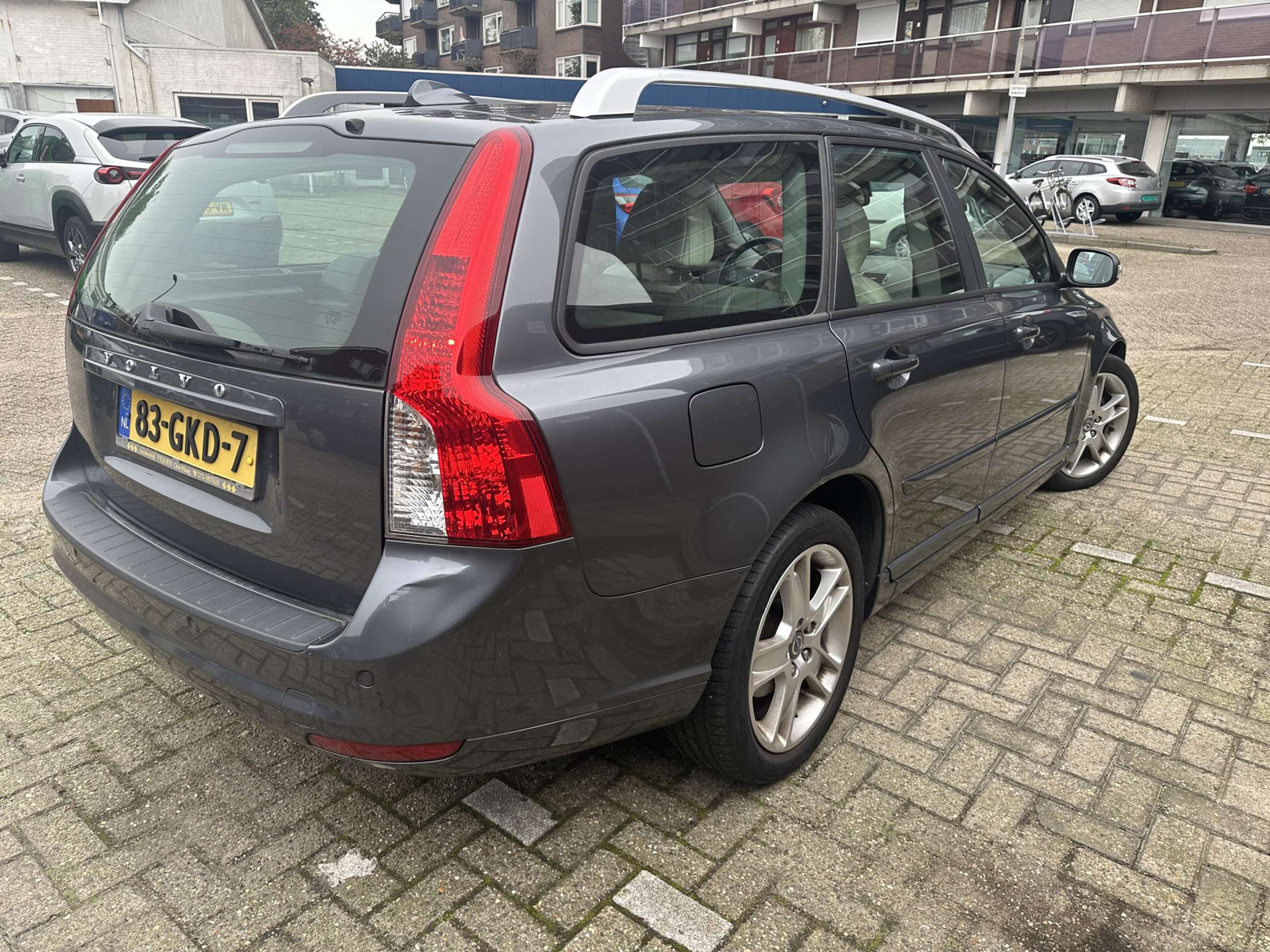 Volvo - V50