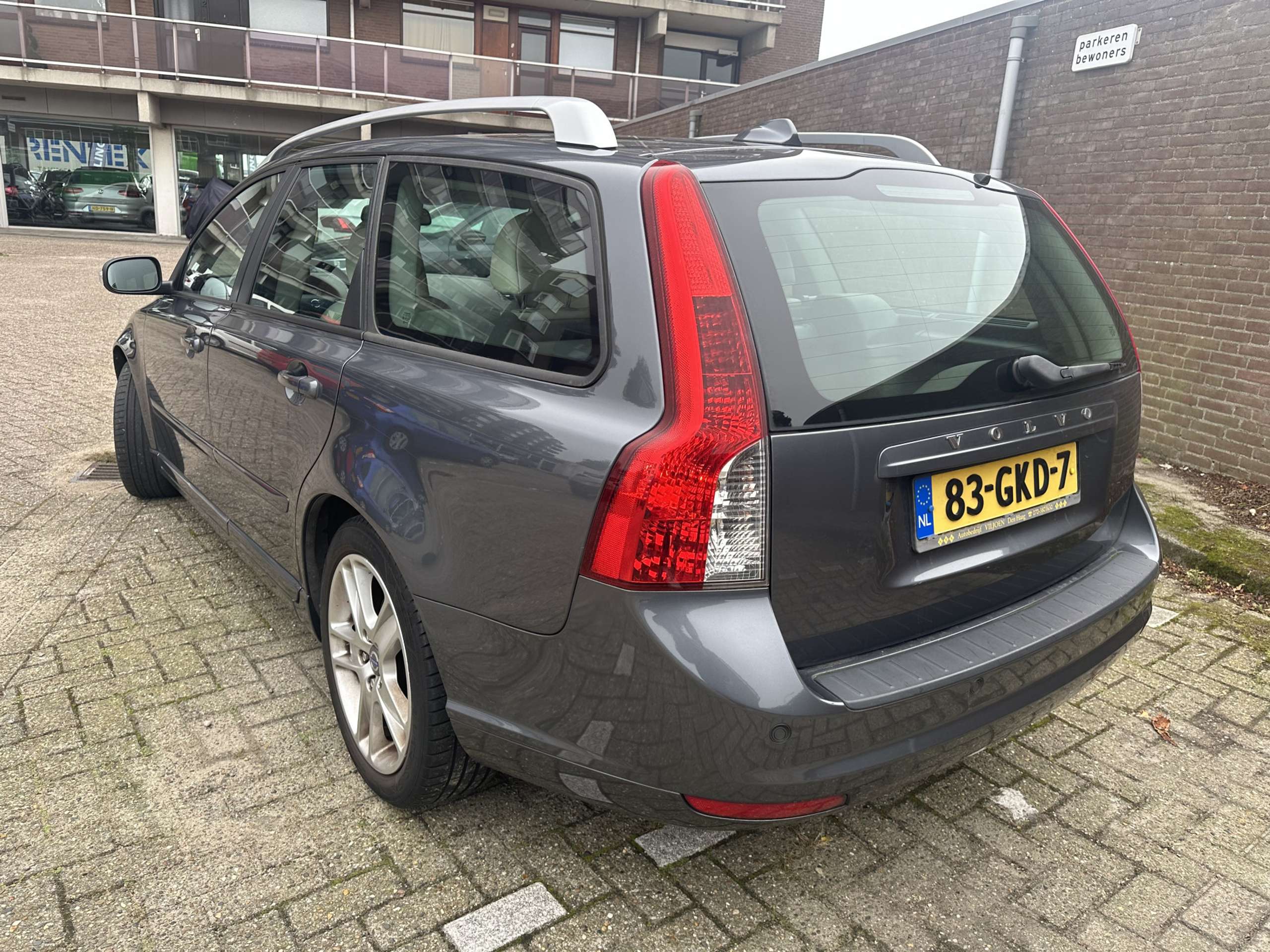 Volvo - V50