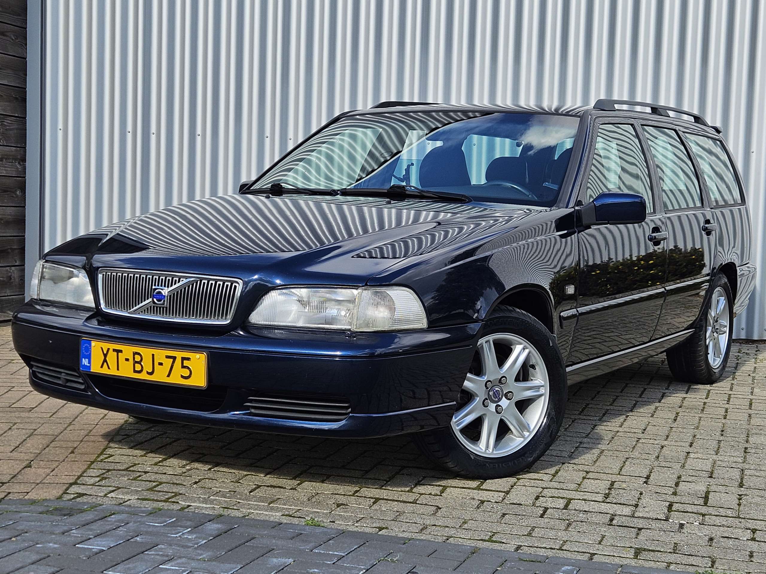 Volvo - V70