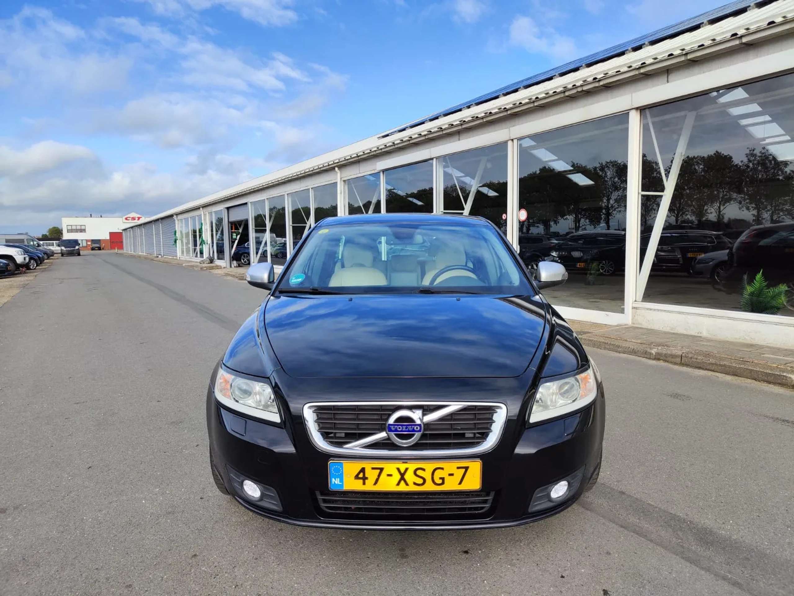 Volvo - V50