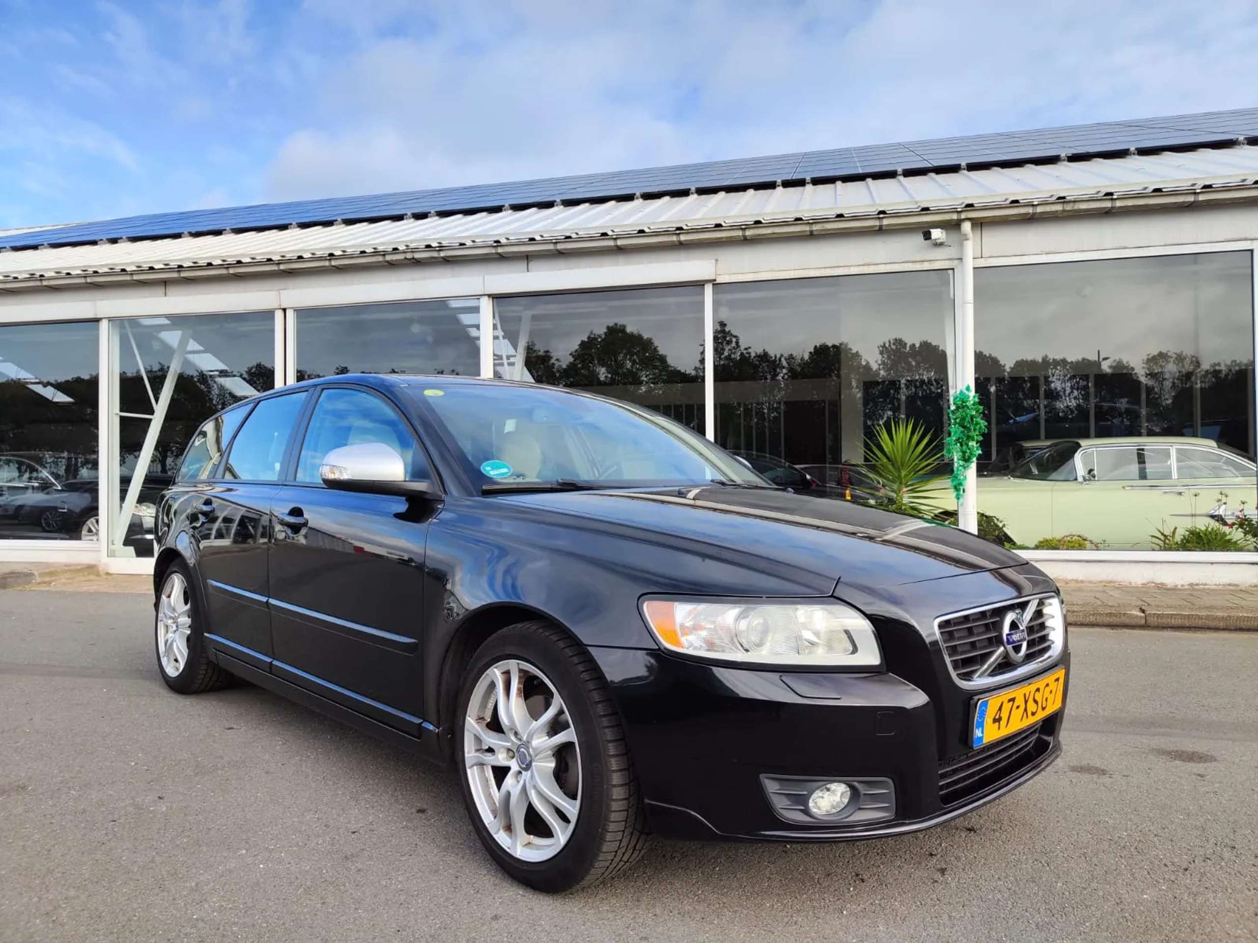 Volvo - V50