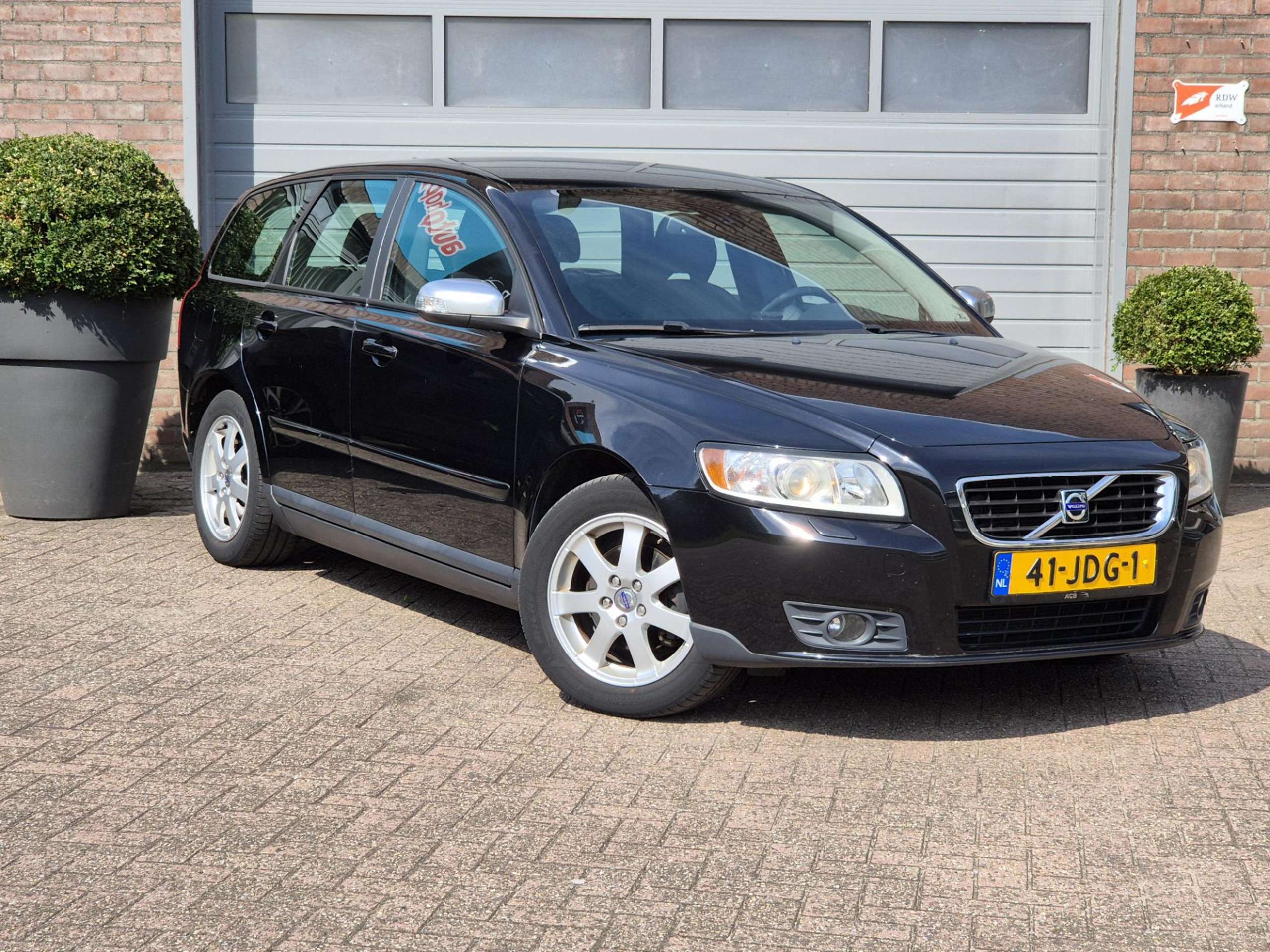 Volvo - V50