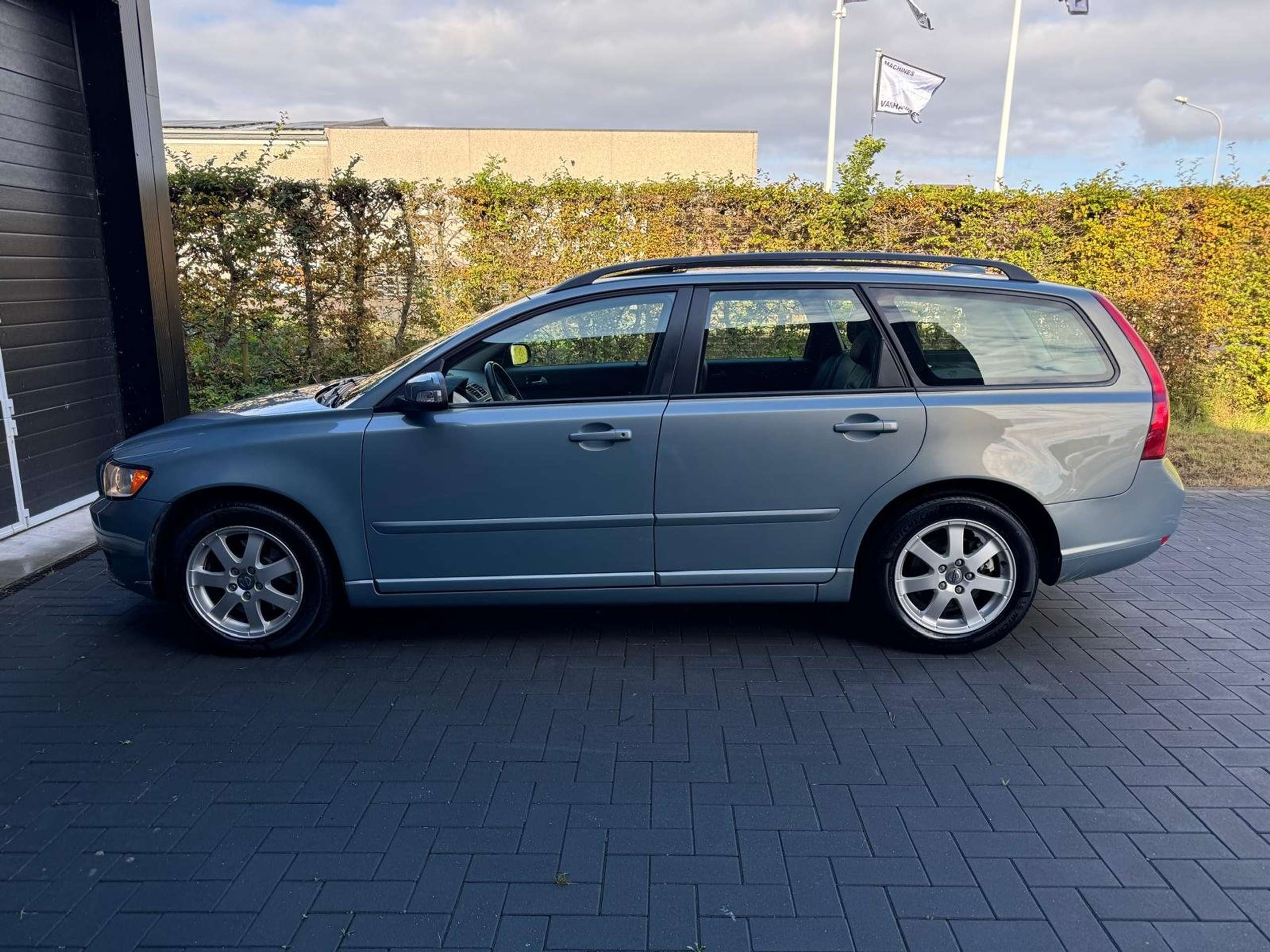 Volvo - V50