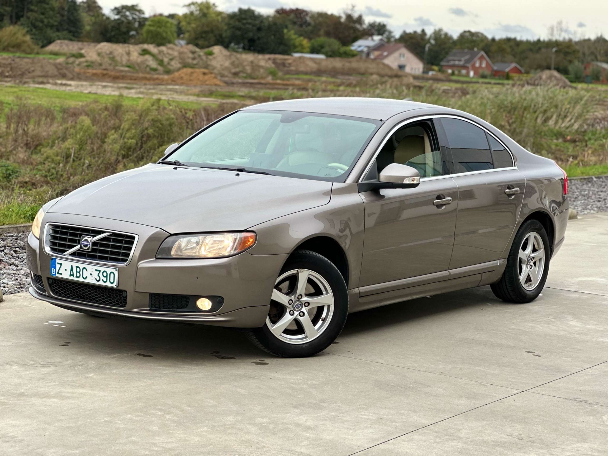 Volvo - S80