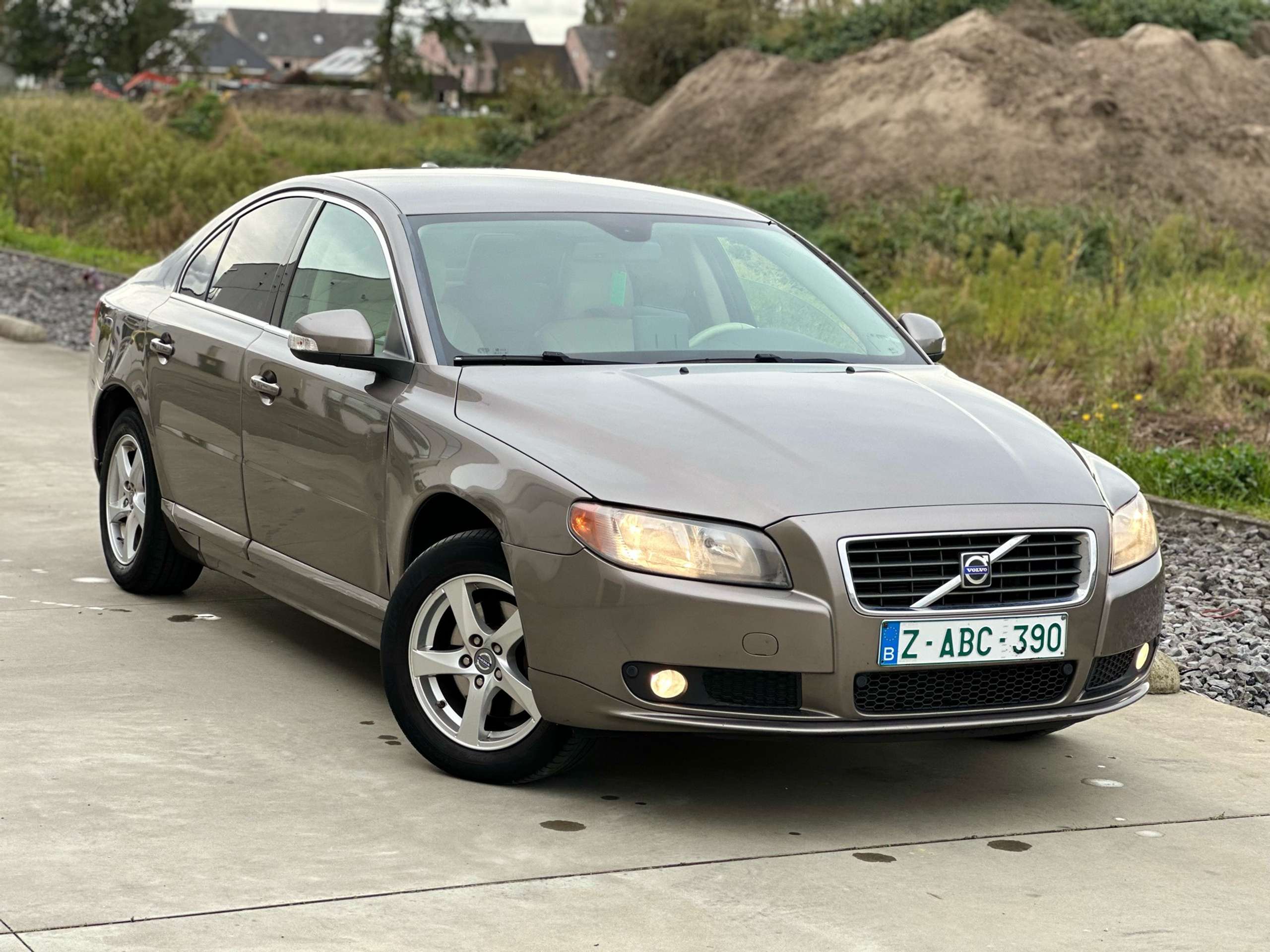 Volvo - S80