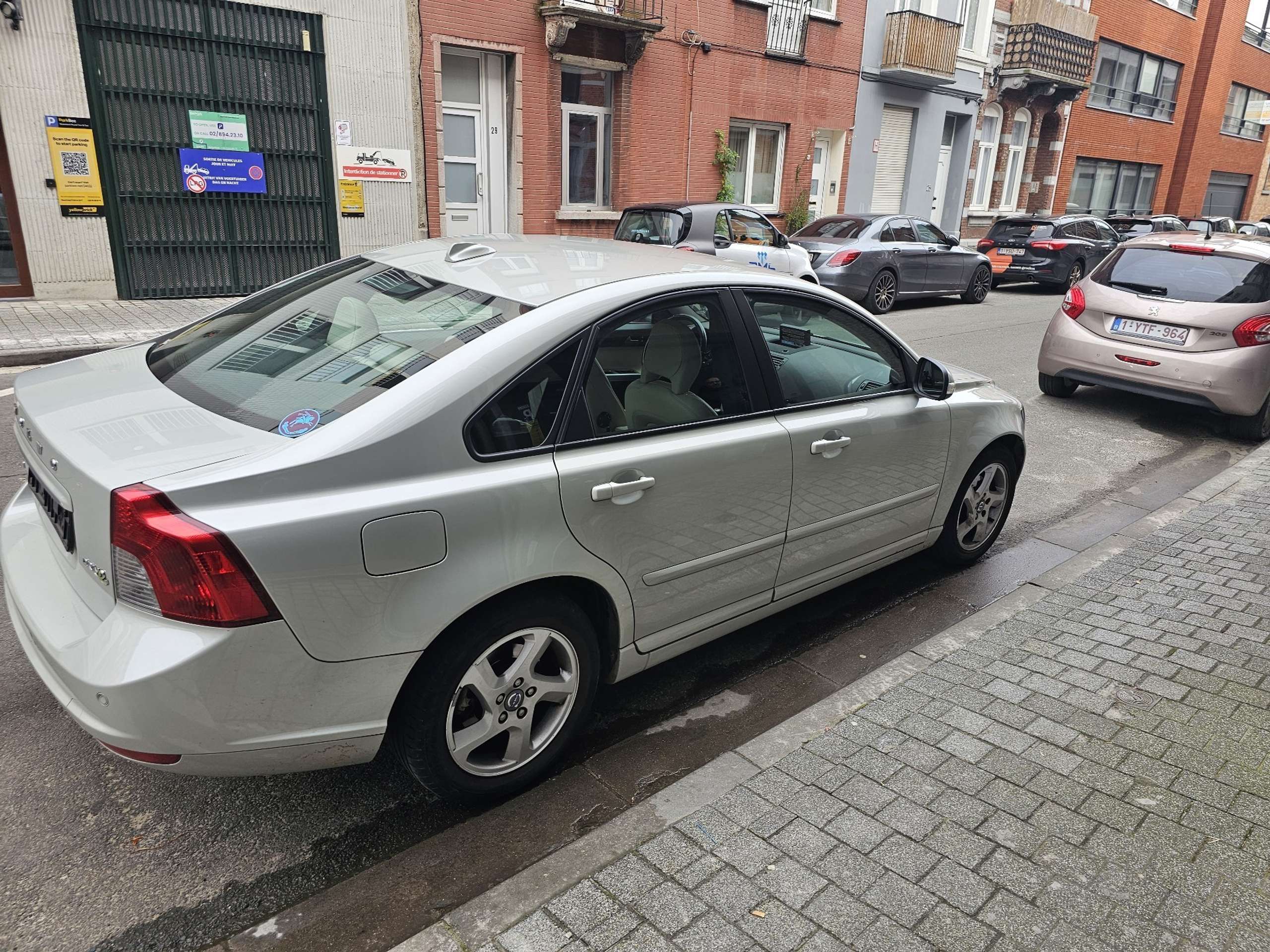 Volvo - S40